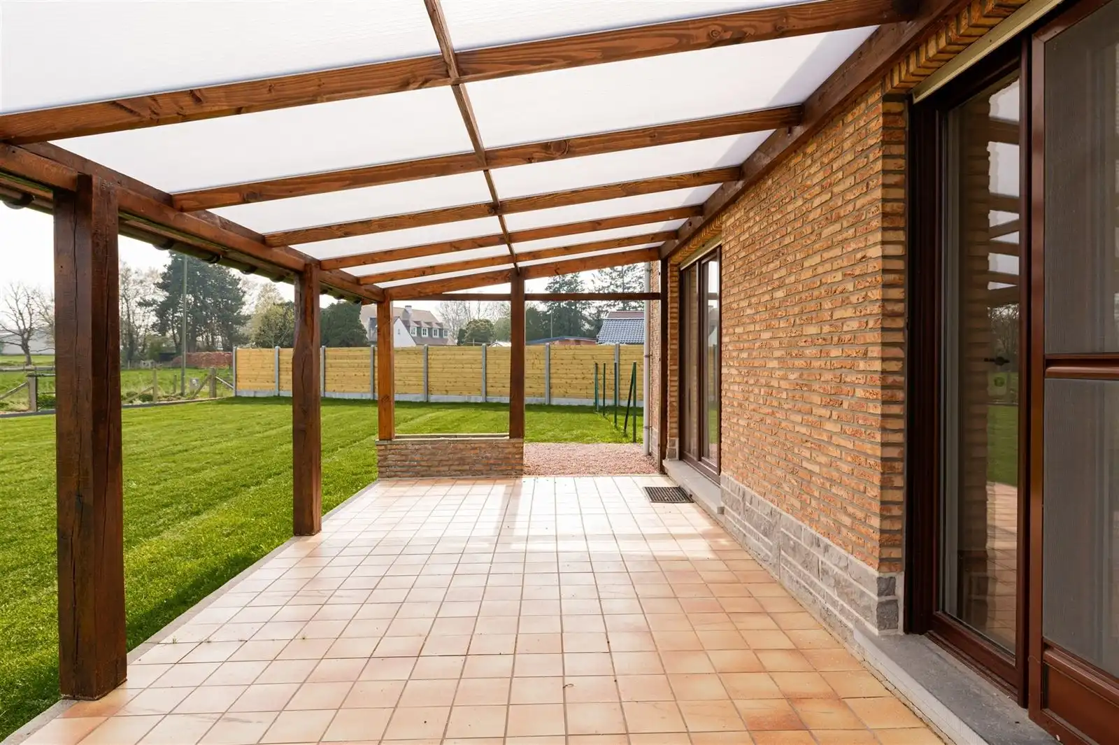 Landelijk gelegen 4-gevel villa - volledig vernieuwd foto 12