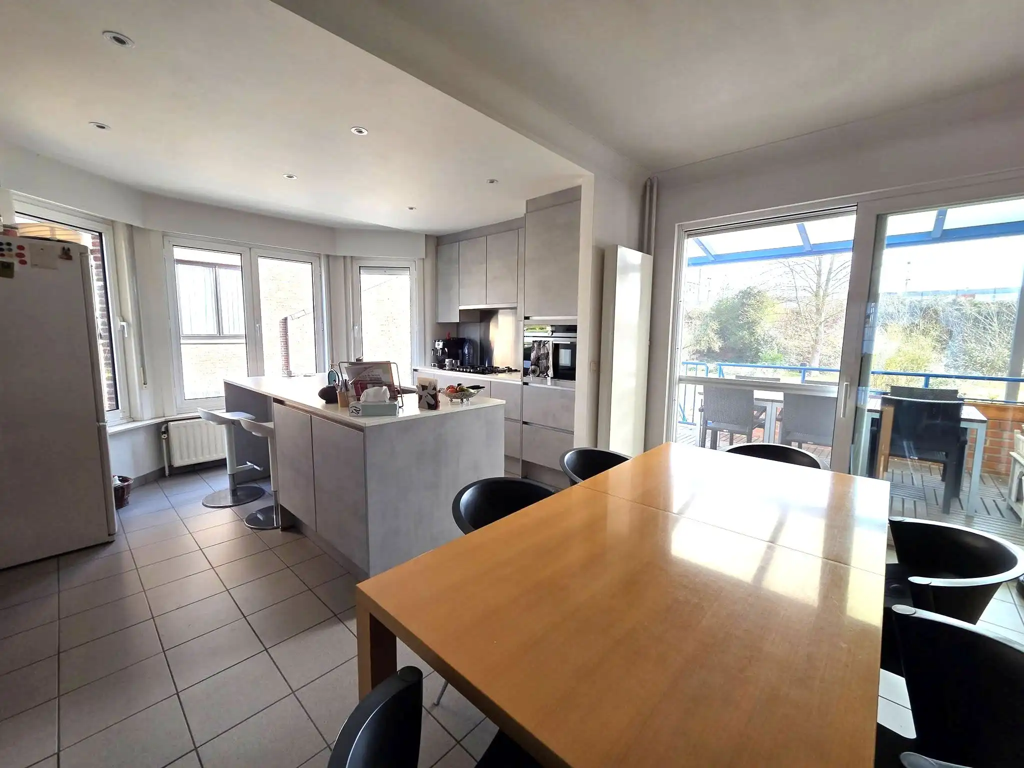 Ruime halfopen gezinswoning met 5 slaapkamers, grote tuin en garage in Eppegem foto 8