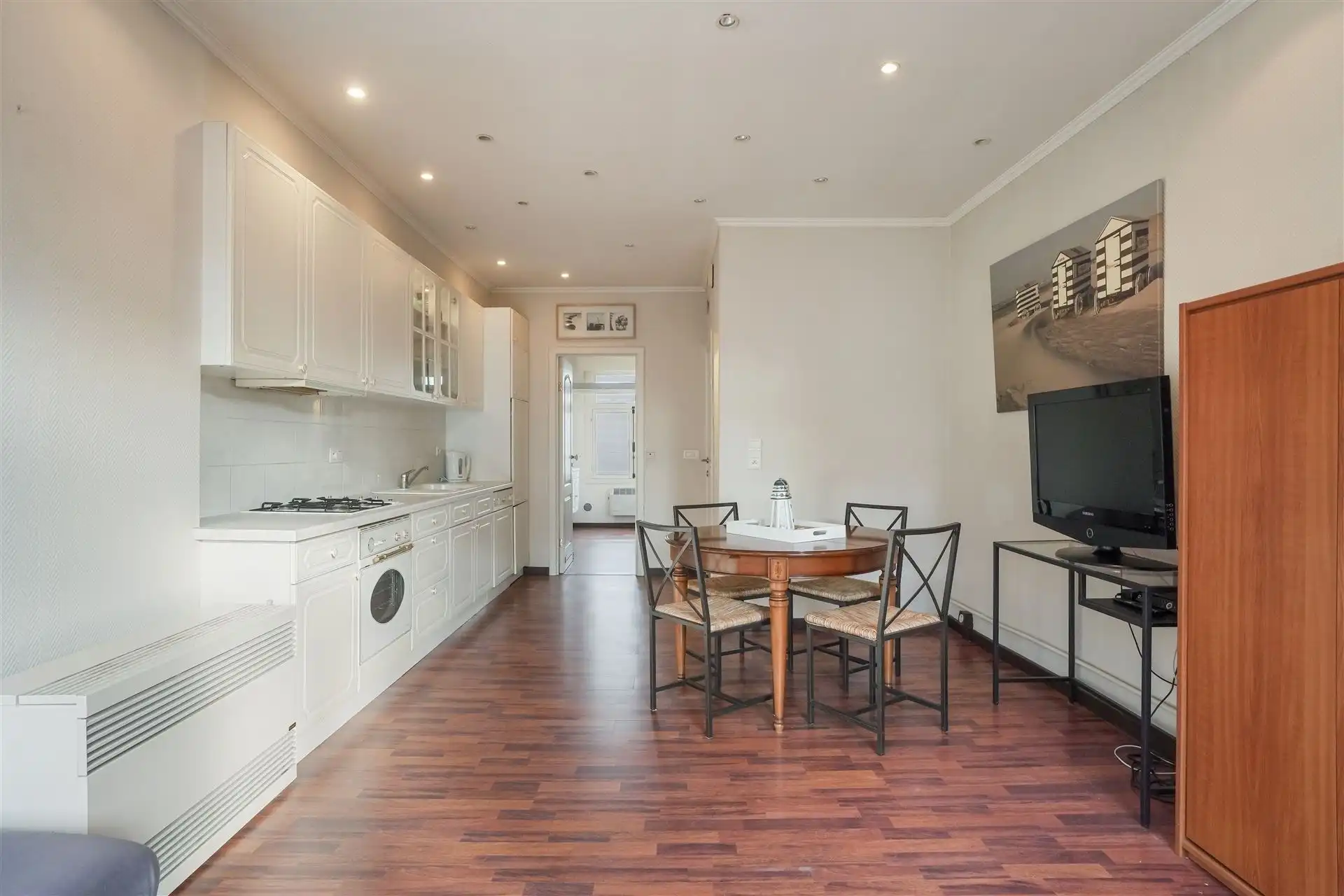 ZONNIG / VLAK AAN ZEEDIJK foto 6