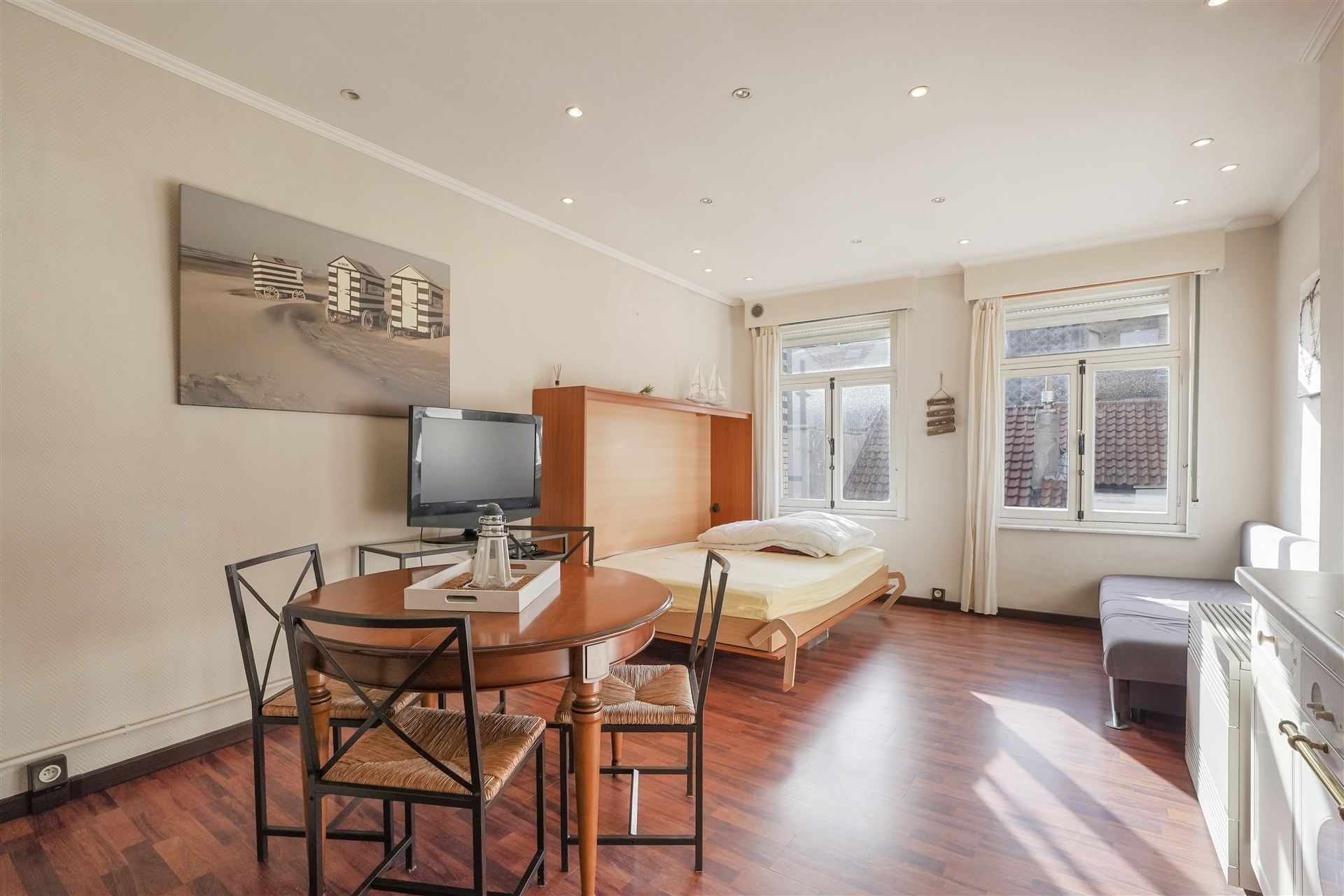 ZONNIG / VLAK AAN ZEEDIJK foto 6