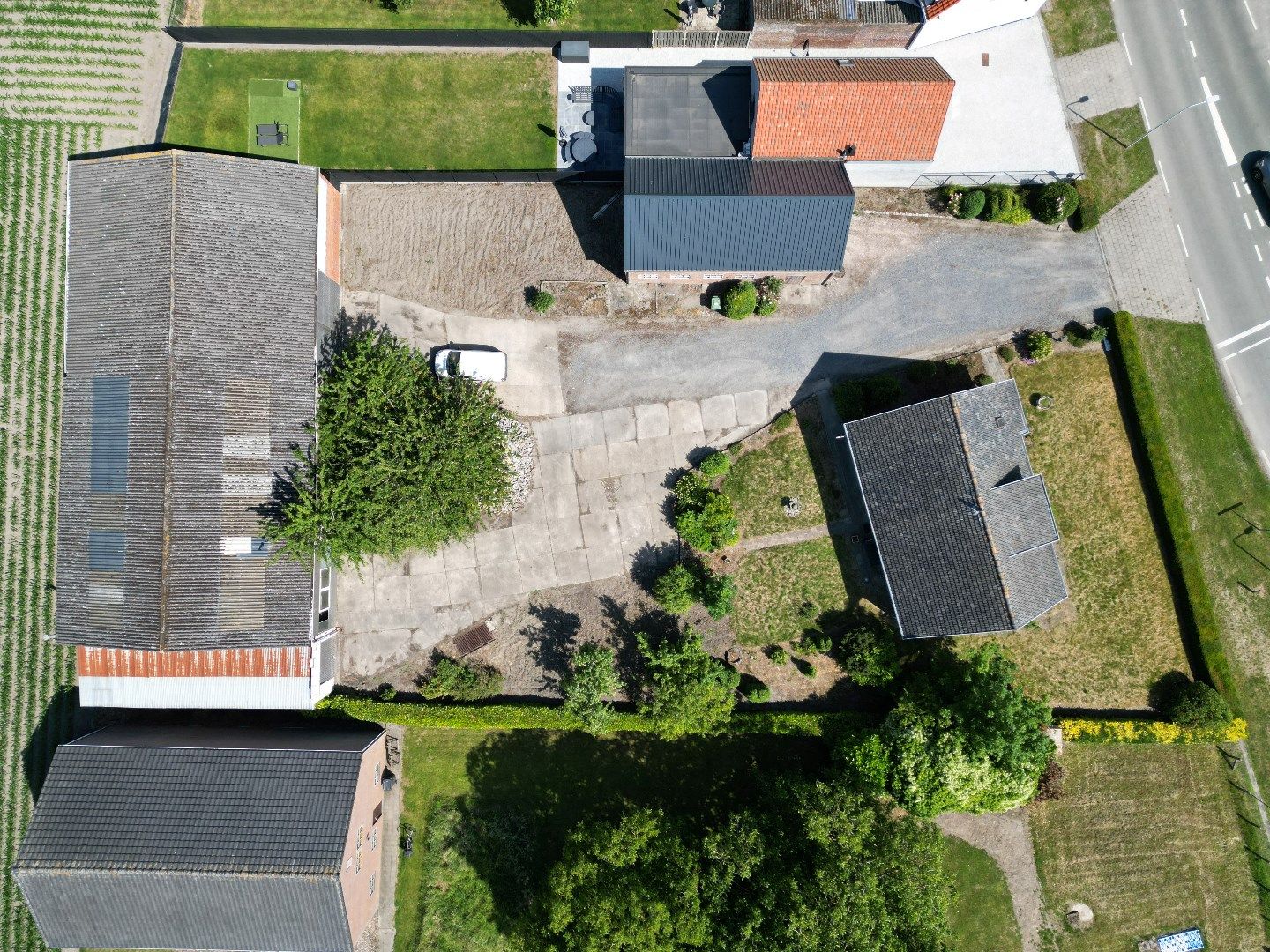 Landelijk wonen met grote schuren foto 4