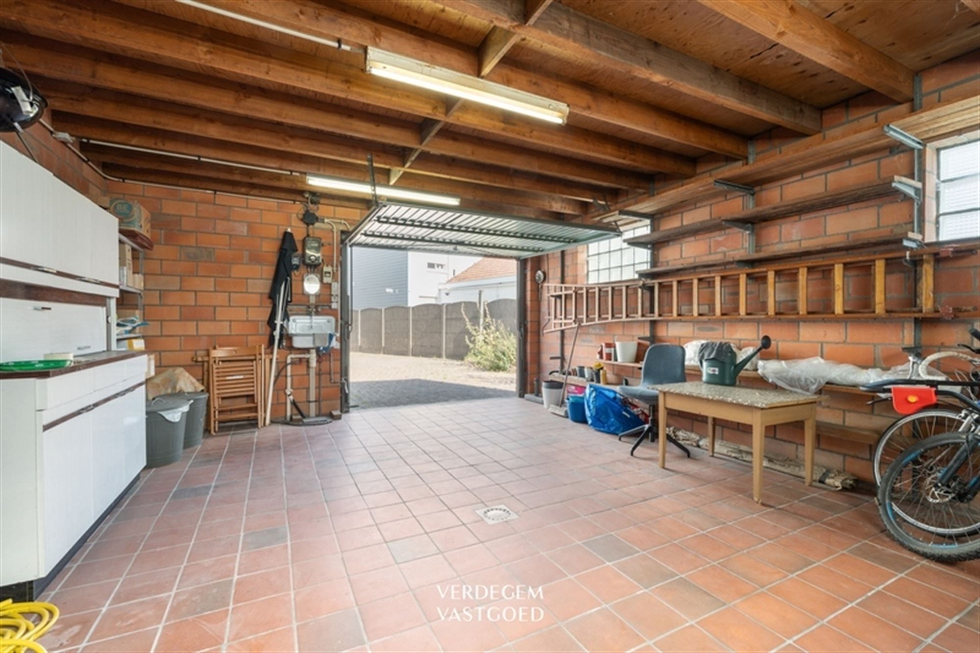 Woning met 2+1 slaapkamers, grote garage en tuin foto 11