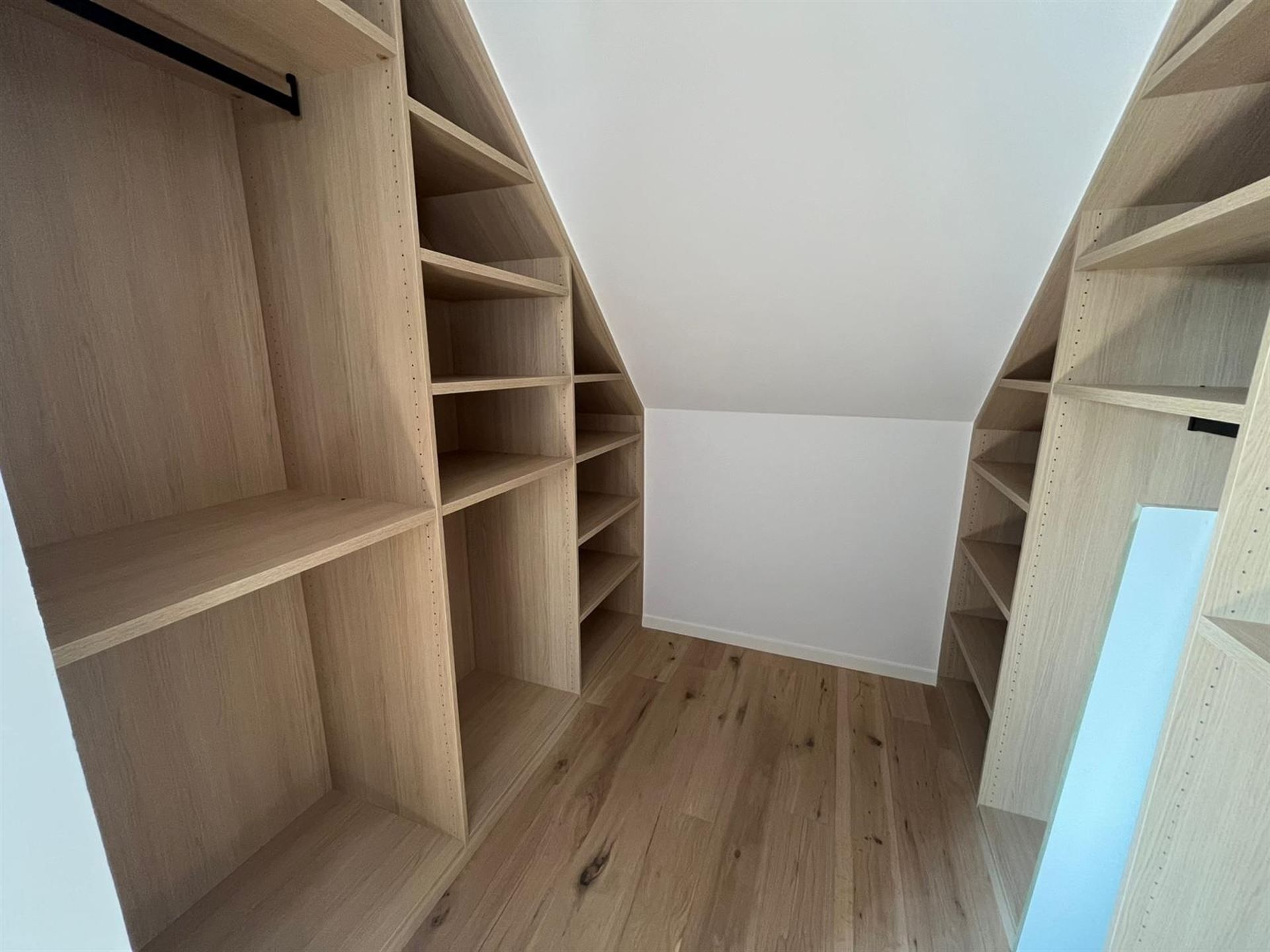 Prachtige nieuwbouw 3-gevel op rustige locatie foto 13