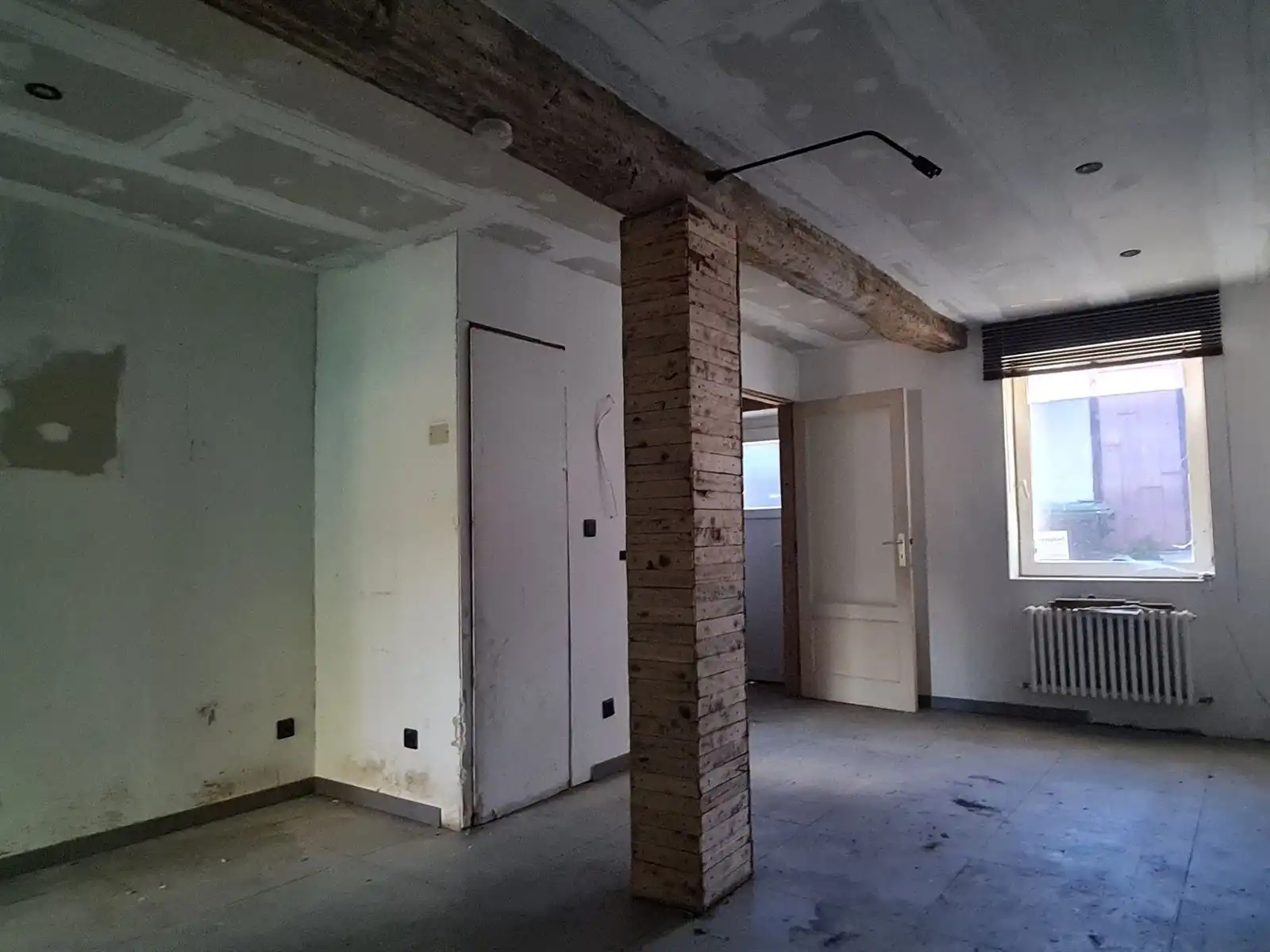 Op te knappen woning nabij centrum van Tongeren foto 12