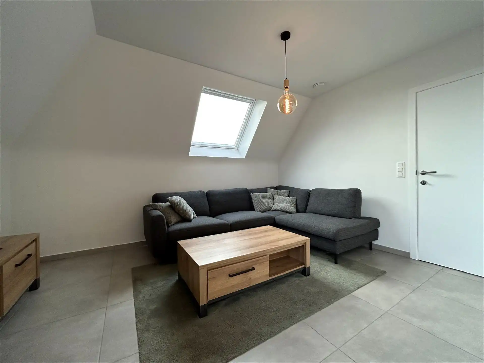 Instapklaar duplexappartement met 1 slpk en autostaanplaats! foto 3
