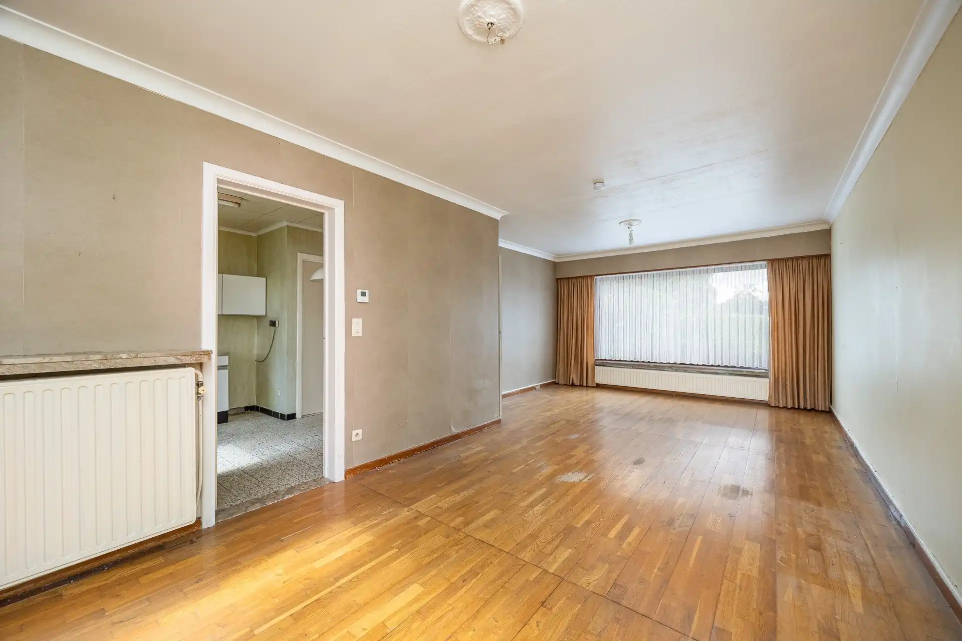Uitstekend gelegen renovatiewoning nabij de dorpskern foto 3