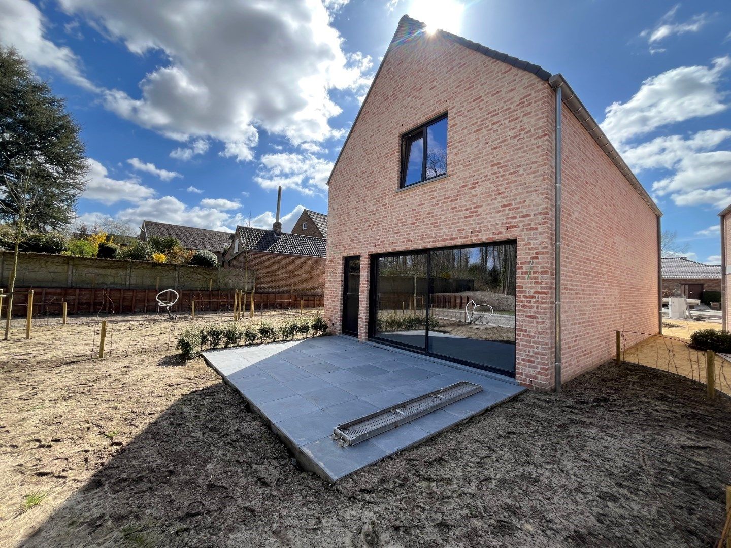 Landelijke nieuwbouwwoning in hartje Dikkelvenne foto 3