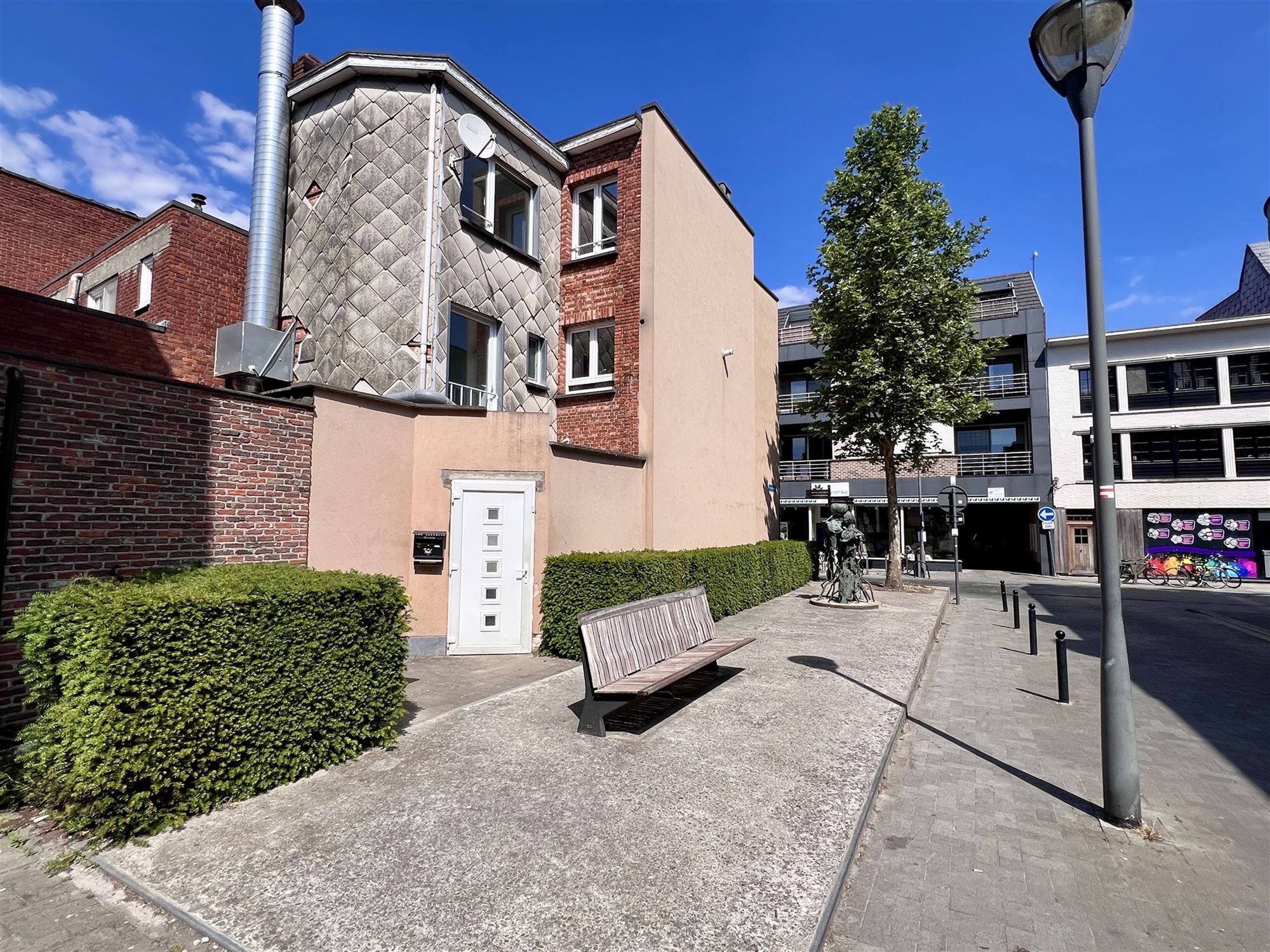 Halve losbouw handelswoning met 4 slaapkamers foto 2