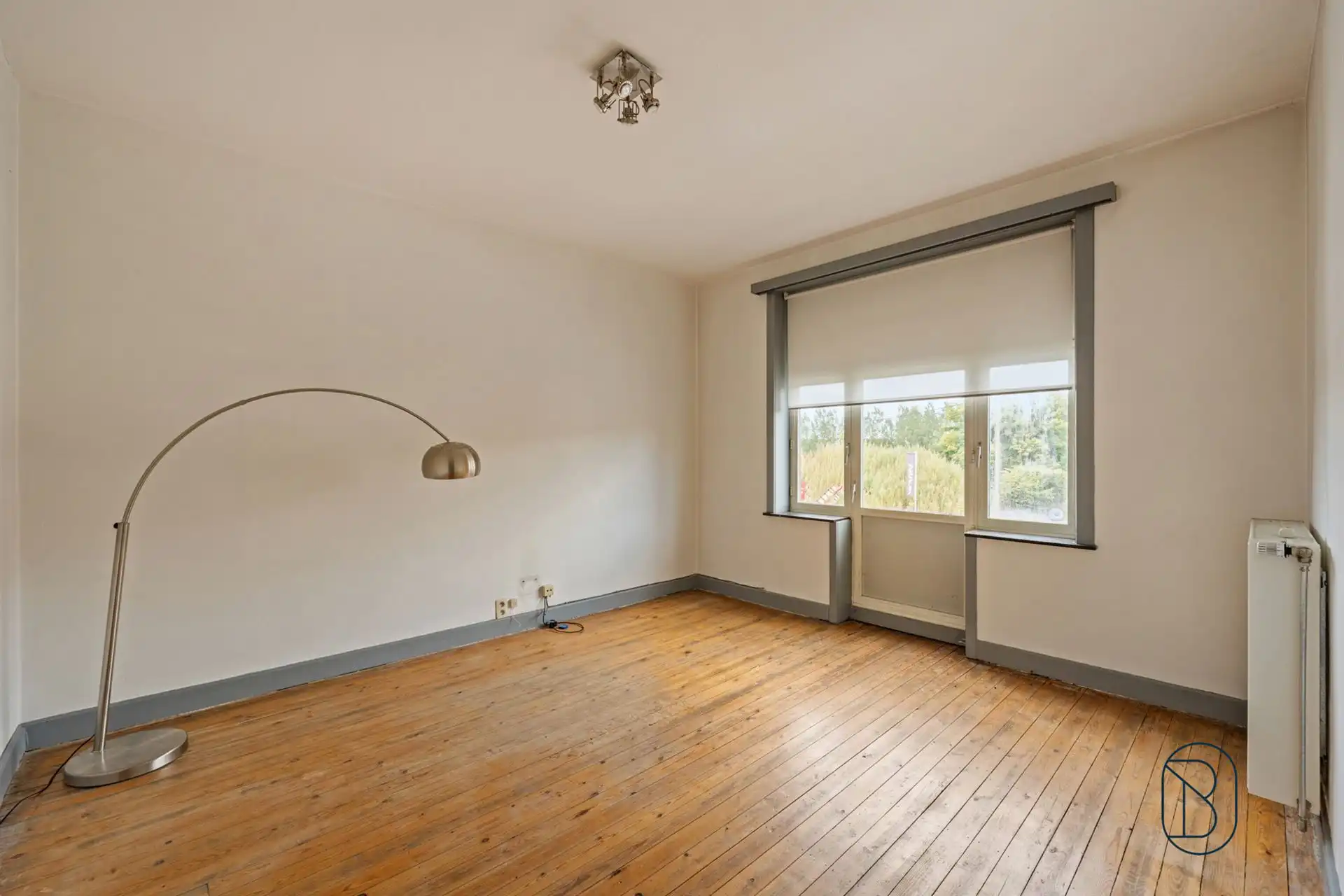 Topgelegen verhuurd handelspand met appartement. foto 17