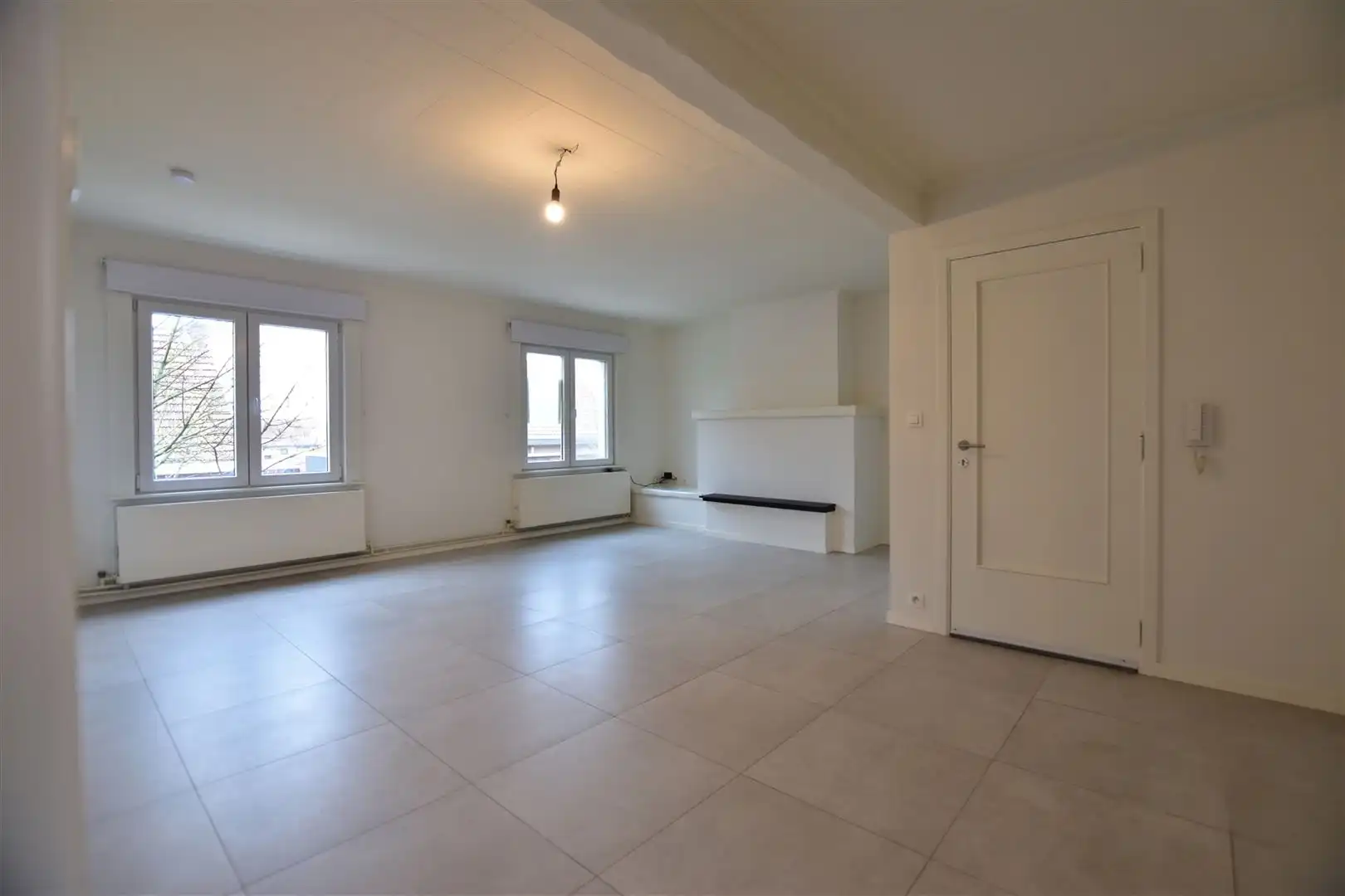 Gerenoveerd appartement te Sint-Gillis foto 2