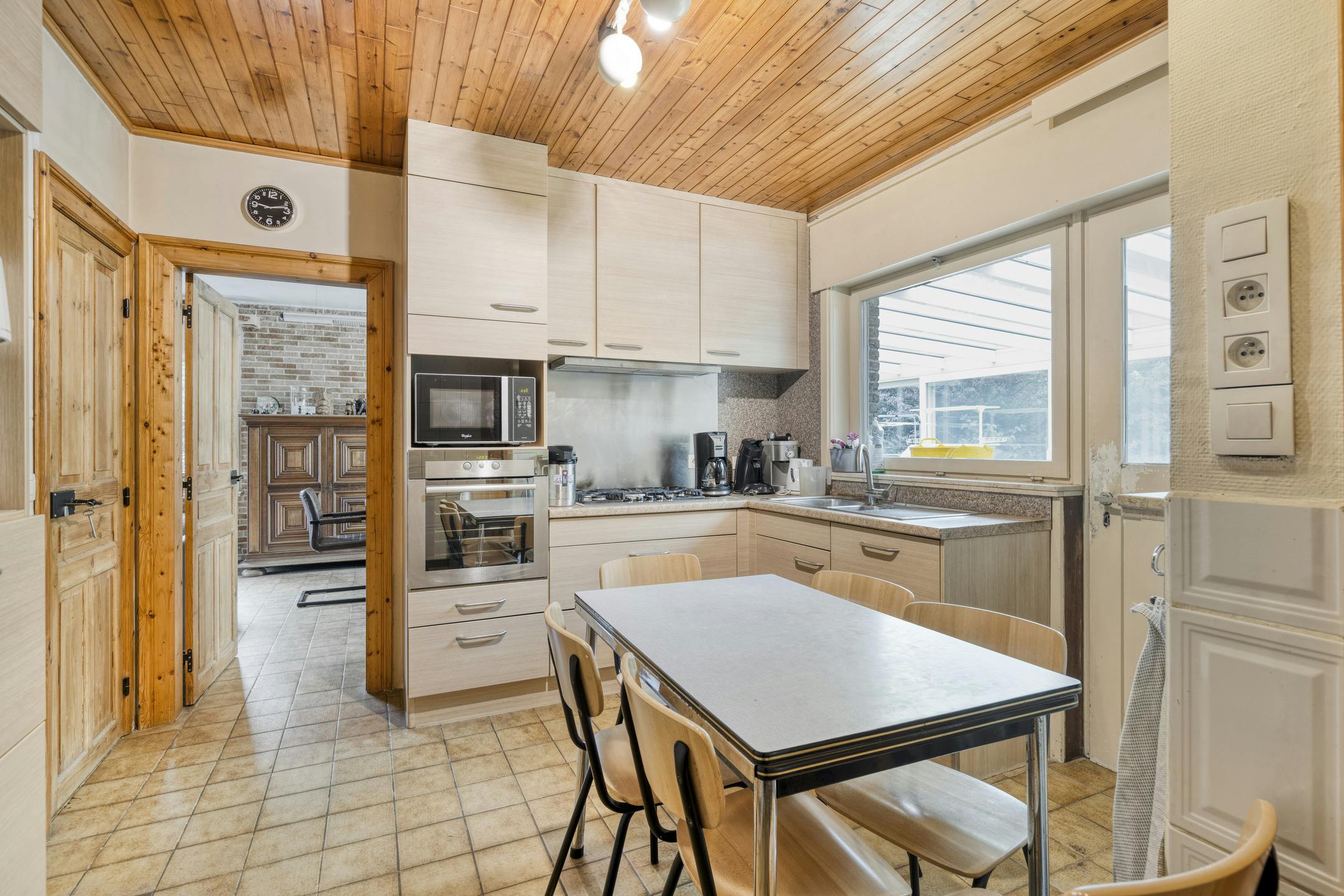 Te renoveren villa met 5 slpk en tuin in Marke foto 6