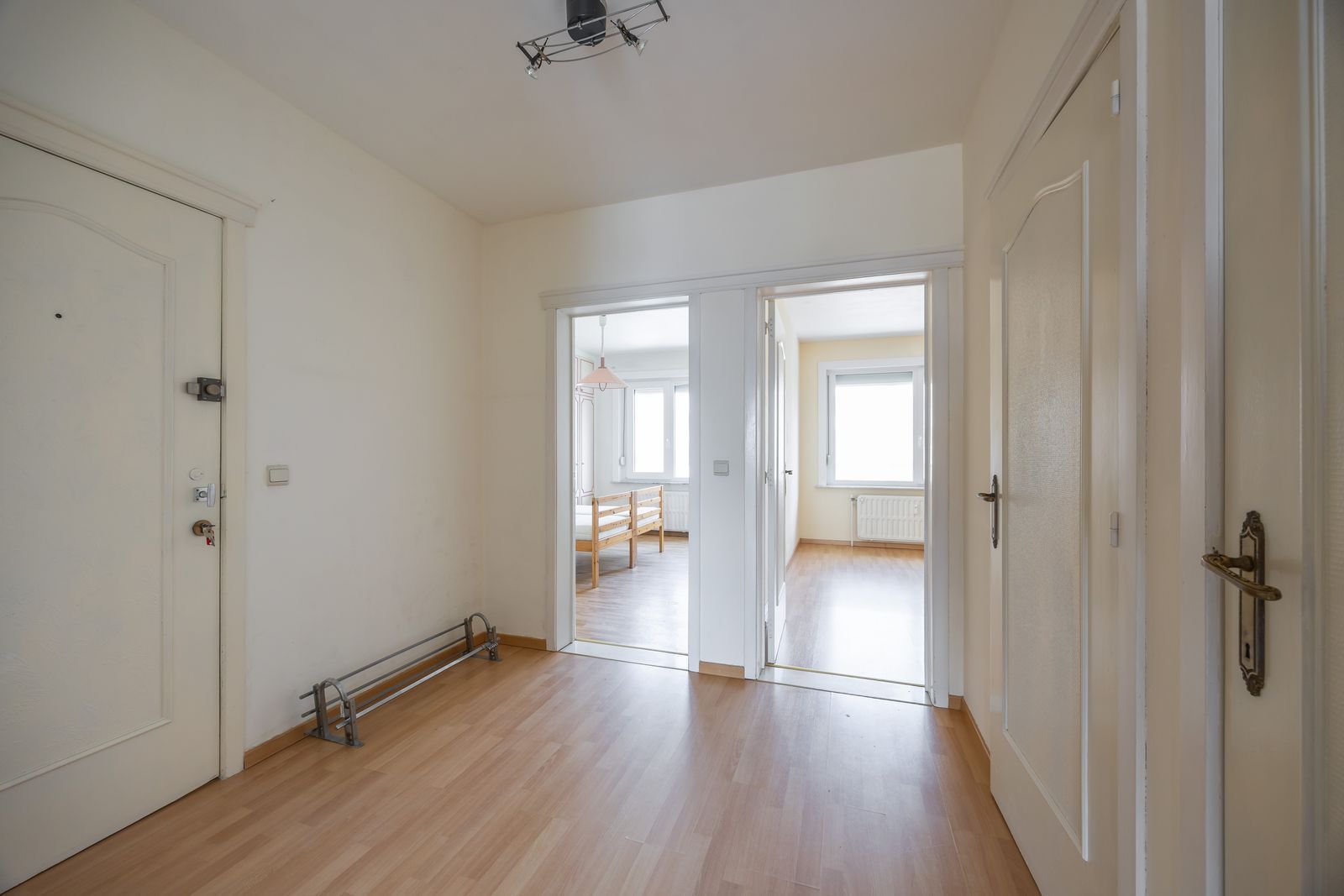 Verzorgd en lichtrijk appartement met open zicht, 2 slpk en rustig gelegen nabij het strand foto 6