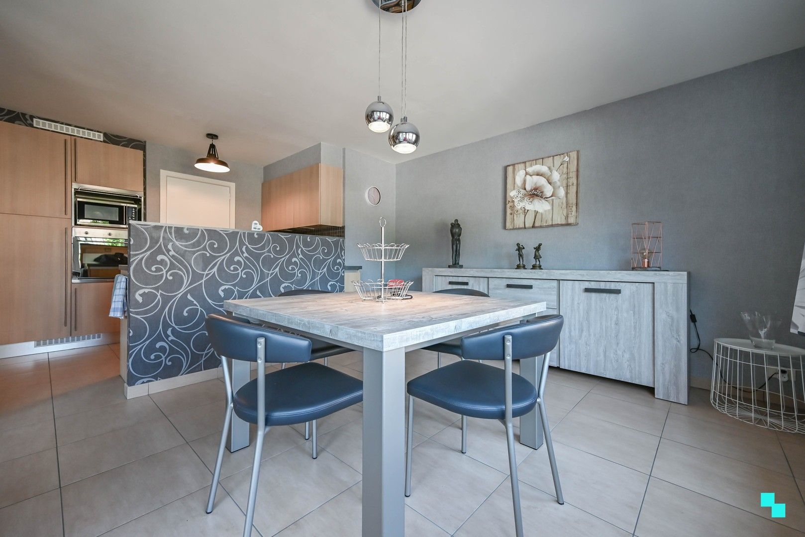 Ruim tweeslaapkamer appartement nabij centrum Izegem foto 11