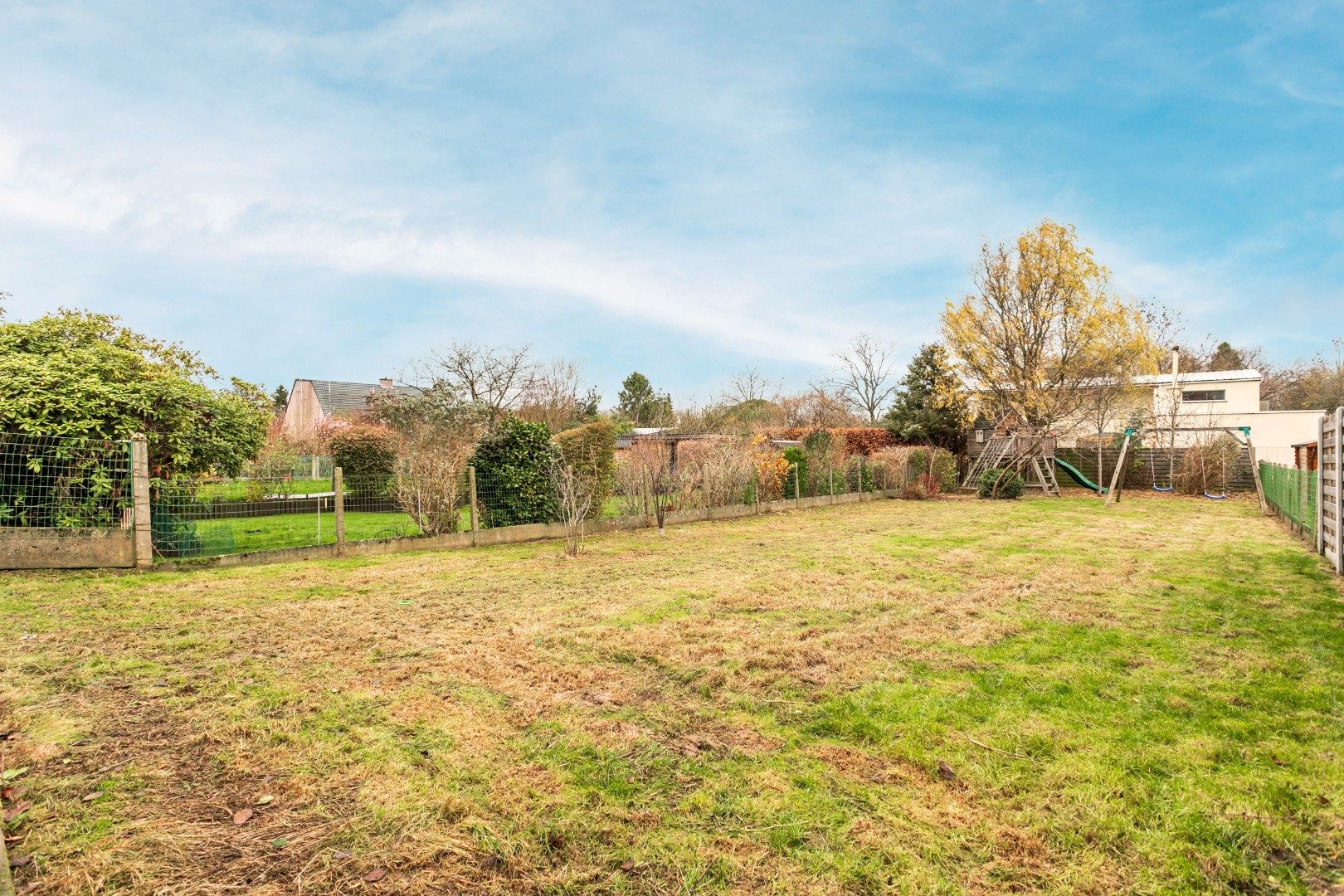 Instapklare woning met 4 slpk op perceel van 5a 45ca foto 17