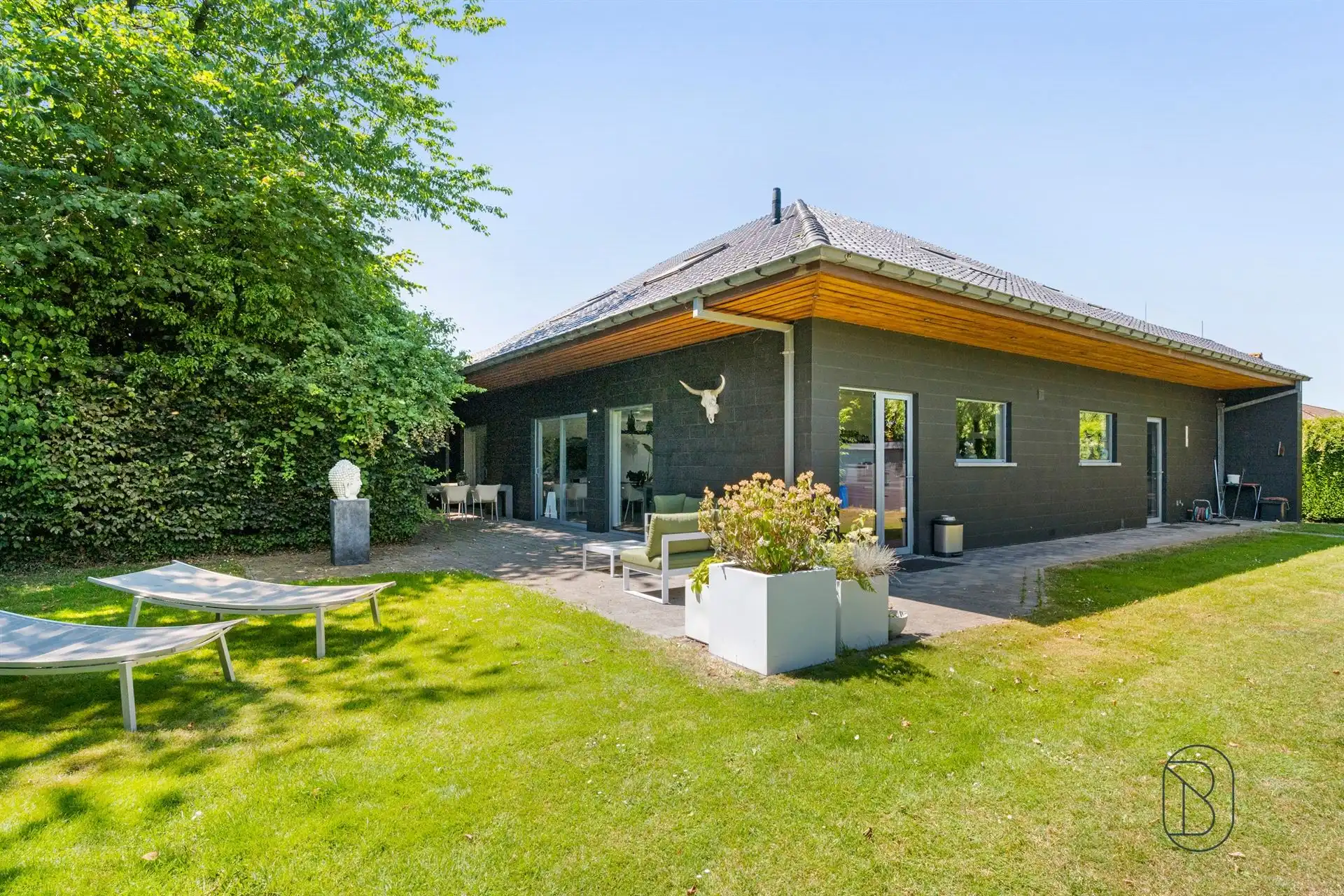 Instapklare mooie villa met 3 slk.  foto 3