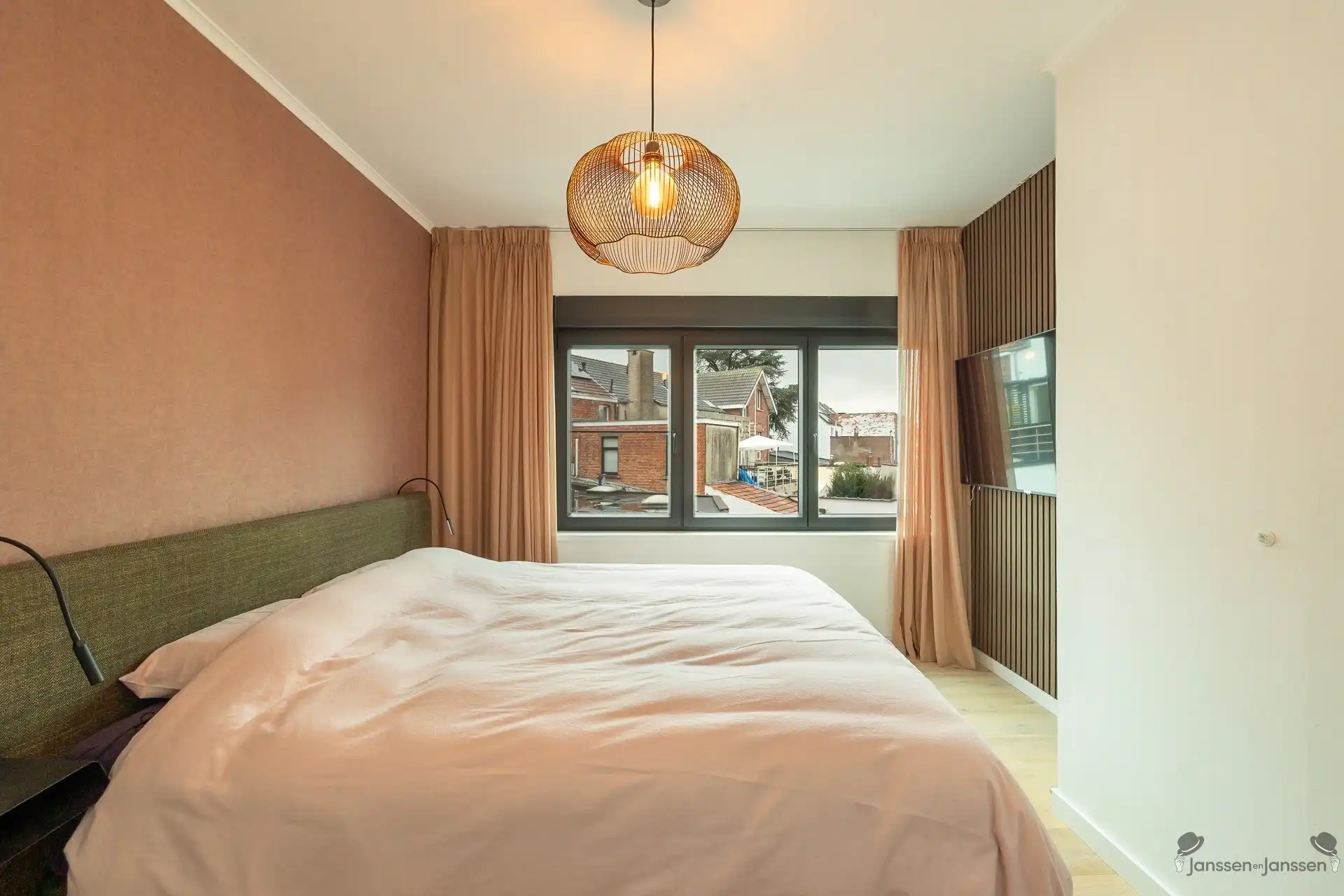 Gerenoveerde woning met 3 (mog. 4) slk centraal gelegen in Schoten foto 8