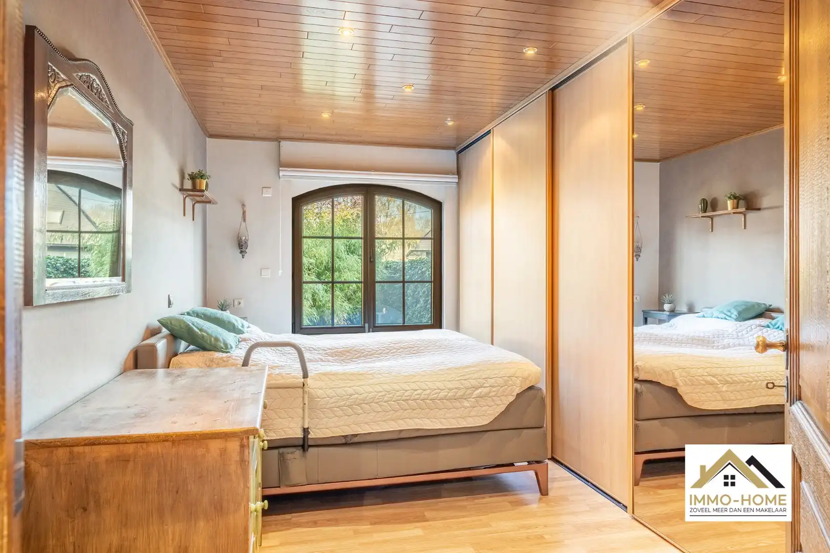 Ruime woning op topligging foto 20