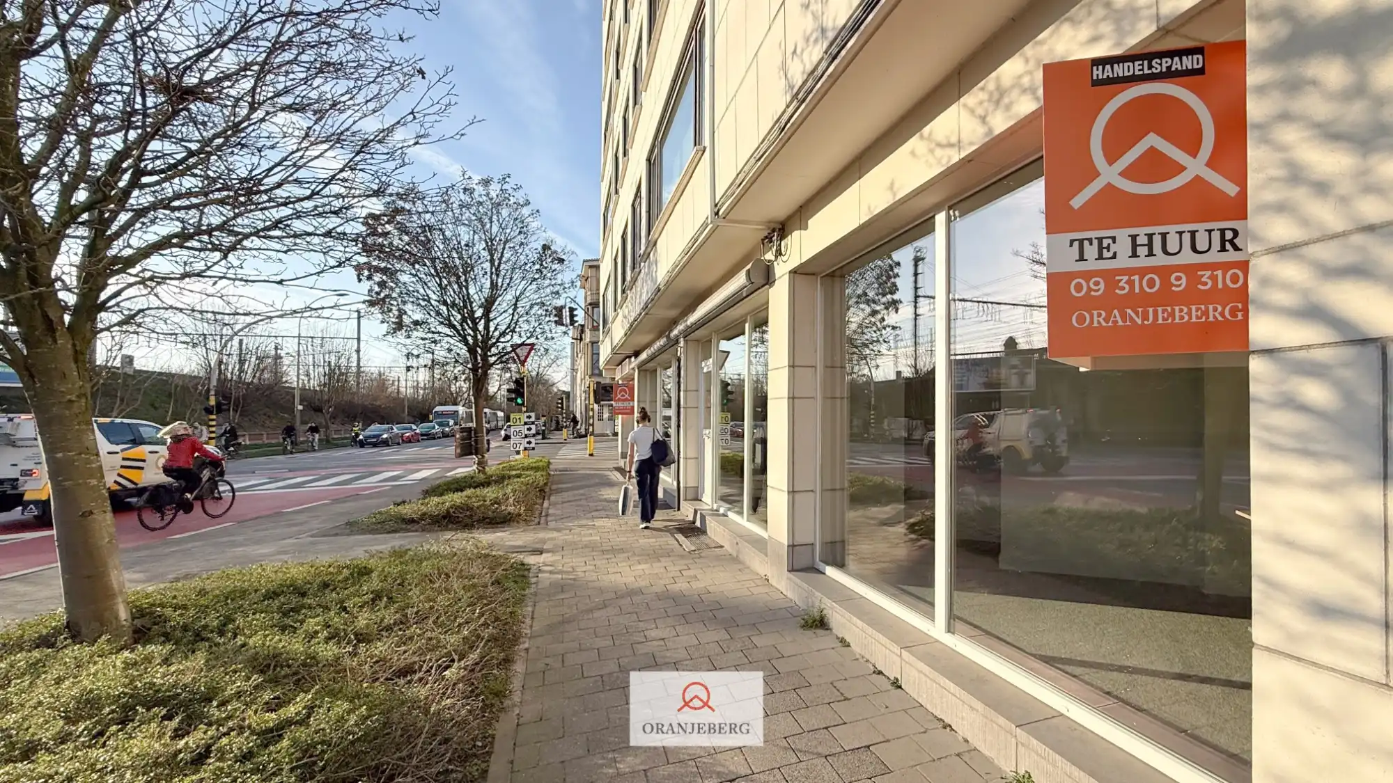 Hoek handelspand op commerciële ligging met veel visibiliteit foto 7