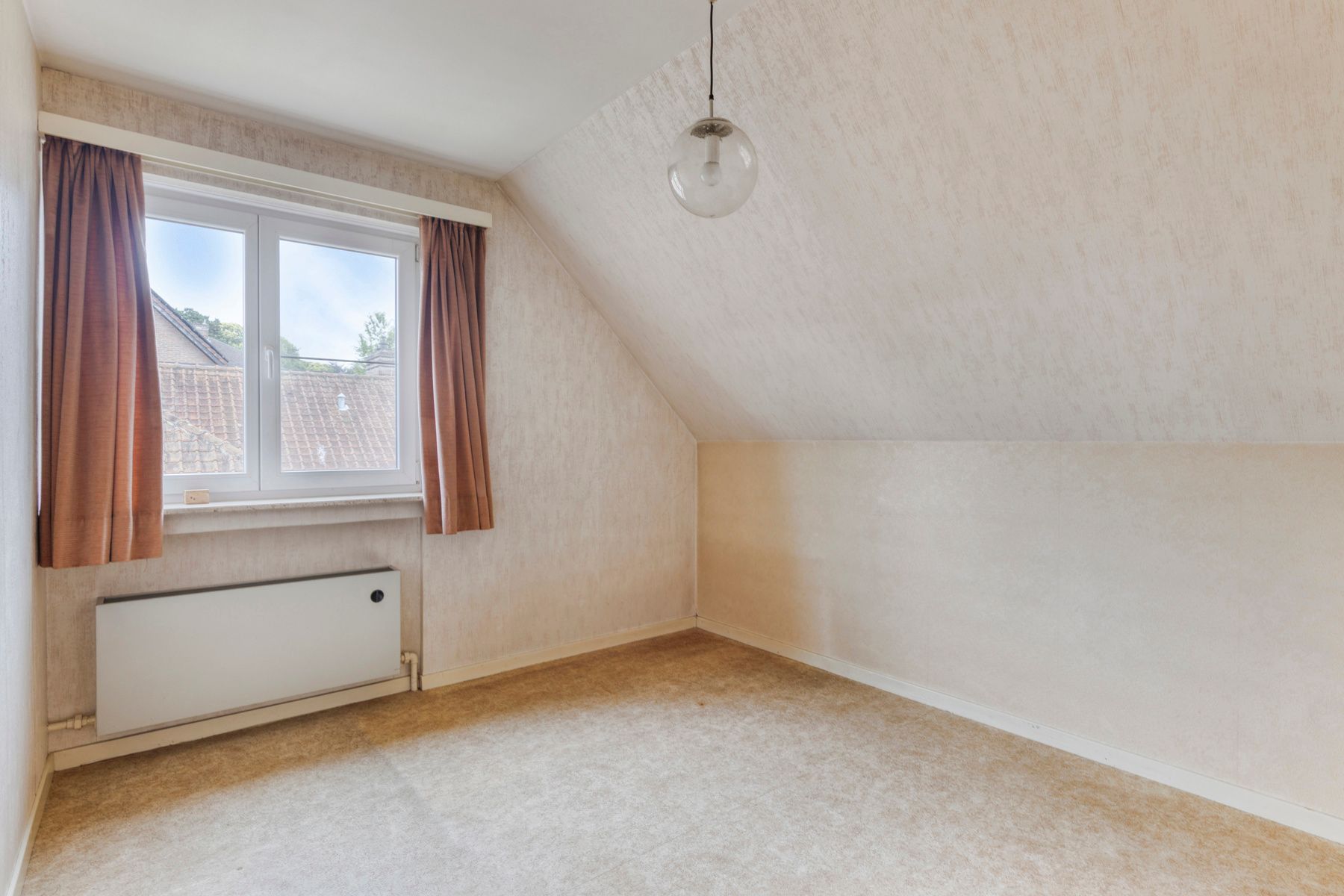 Residentieel gelegen villa met 4 slaapkamers en bureel foto 19