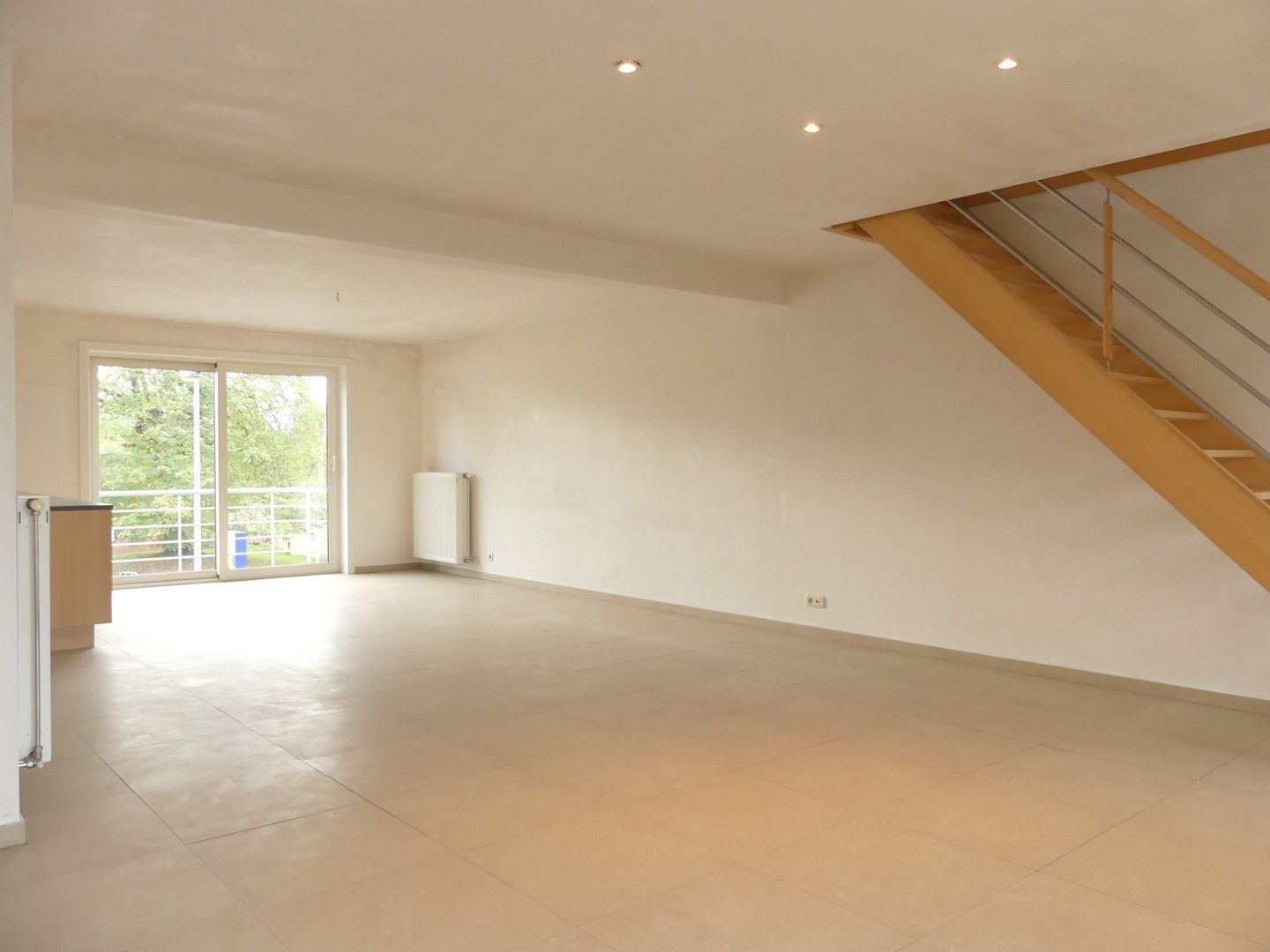 Bel-etage woning met tuin en buiten parkeerplaats nabij het stadscentrum van Diksmuide foto 3