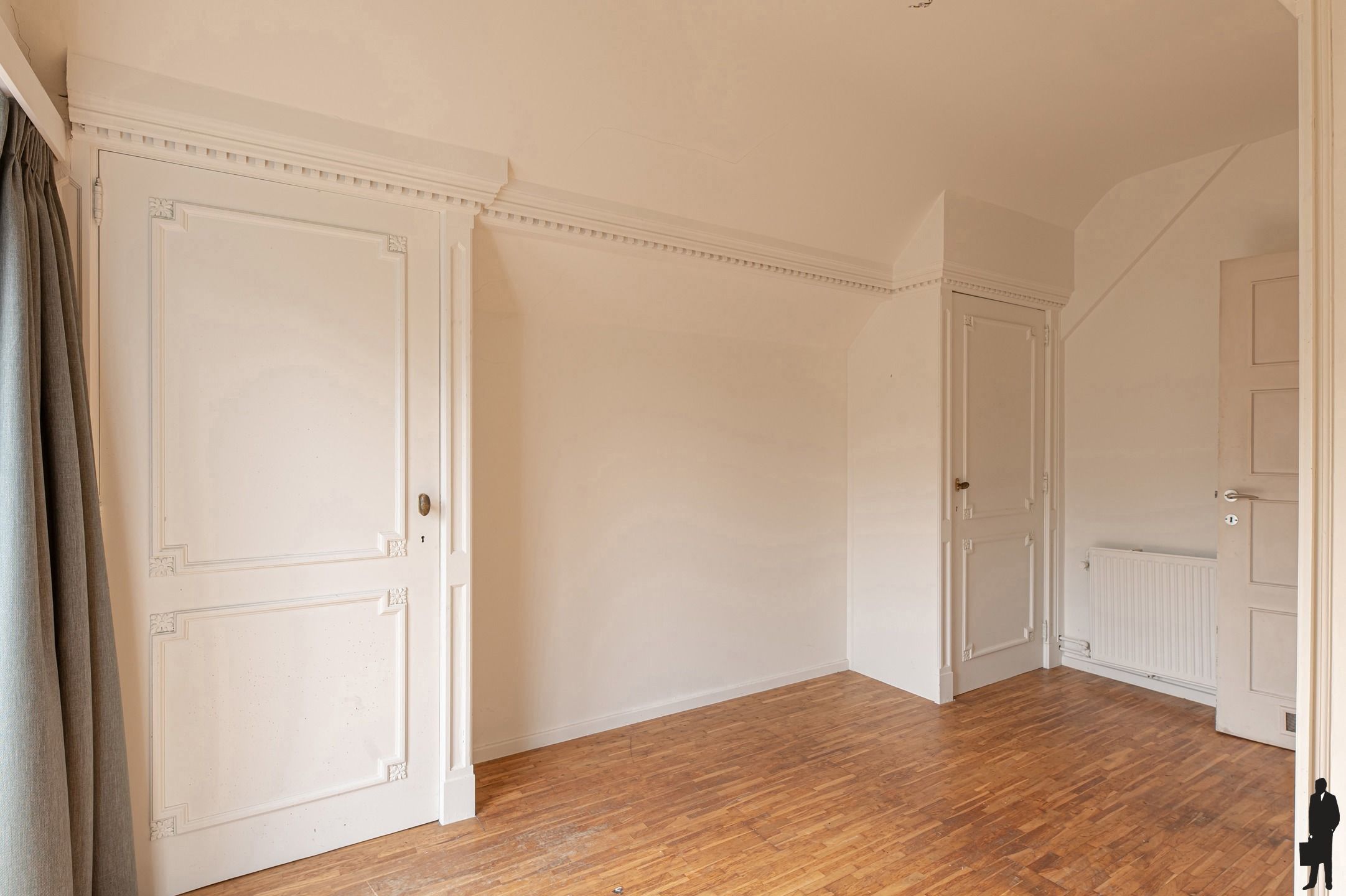 In Vriesdonk, op wandelafstand van de  openluchtschool Sint-Ludgardis gelegen, volledig te renoveren villa op ca. 1.800 m². foto 9