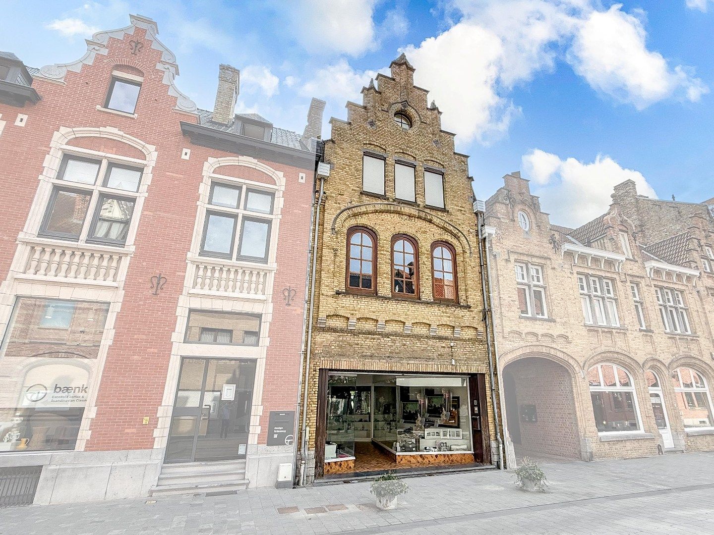 Prachtig herehuis met woonst en handelsruimte te Nieuwpoort-Stad op een zeer commerciële ligging in de Marktstraat op 400 m².  foto 21