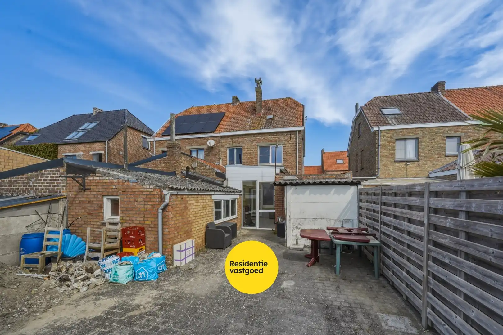 Ruime gezinswoning met tuin en garage nabij centrum Oudenburg foto 27
