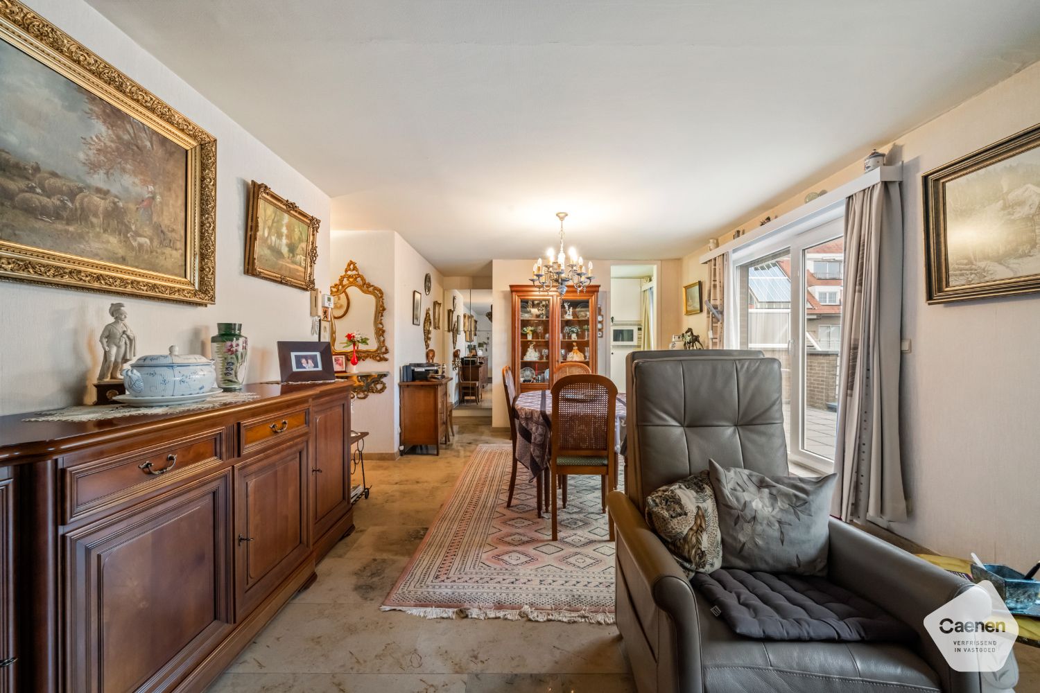 Eén slaapkamer appartement met twee ruime terrassen vlakbij het strand foto 3