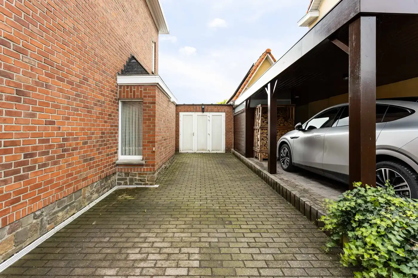Welkom in deze toffe ruime gezinswoning op een toplocatie in Zwevegem!  foto 26