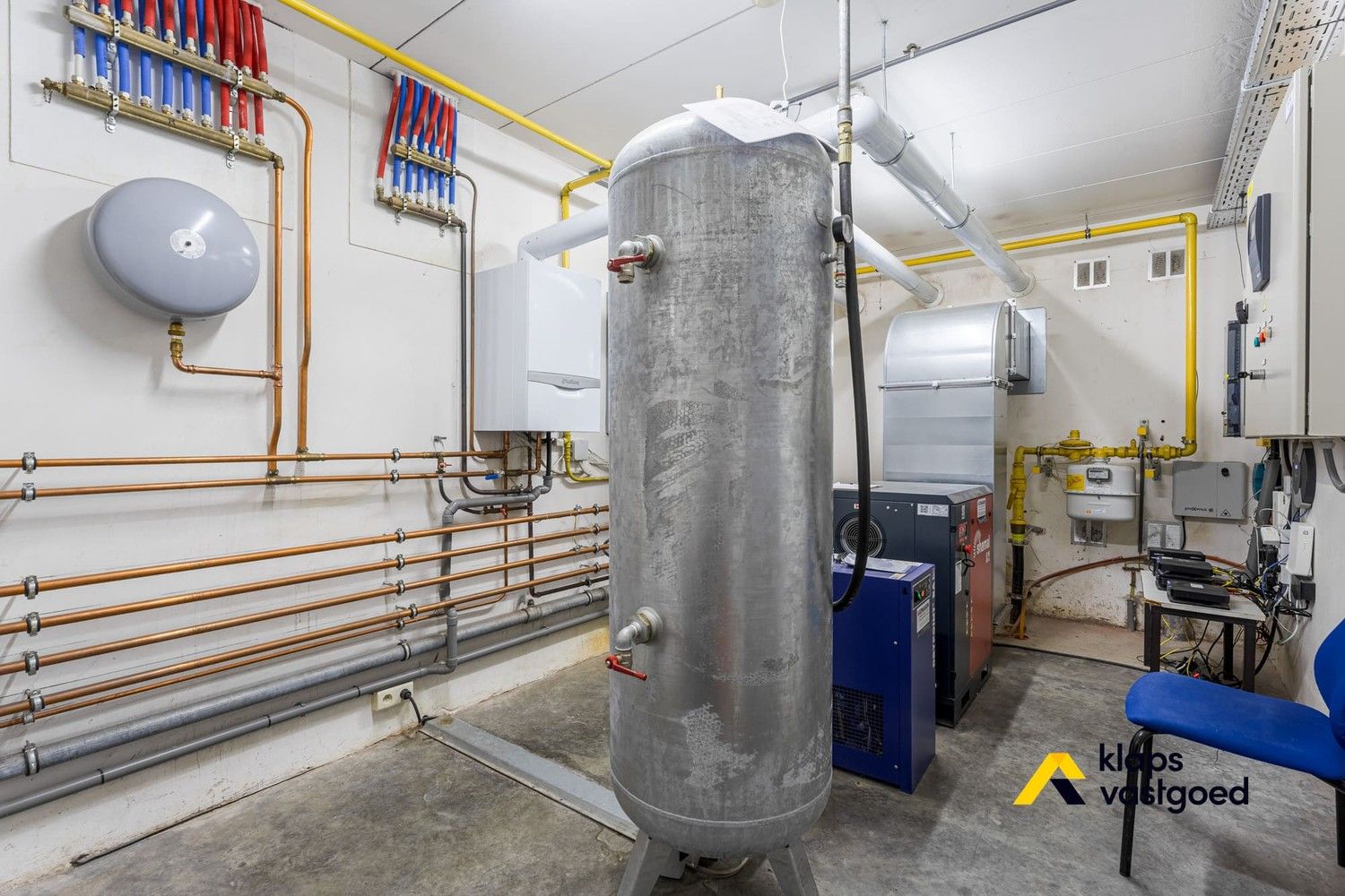 Knappe industriële hal op het bedrijventerrein van Rotem foto 9