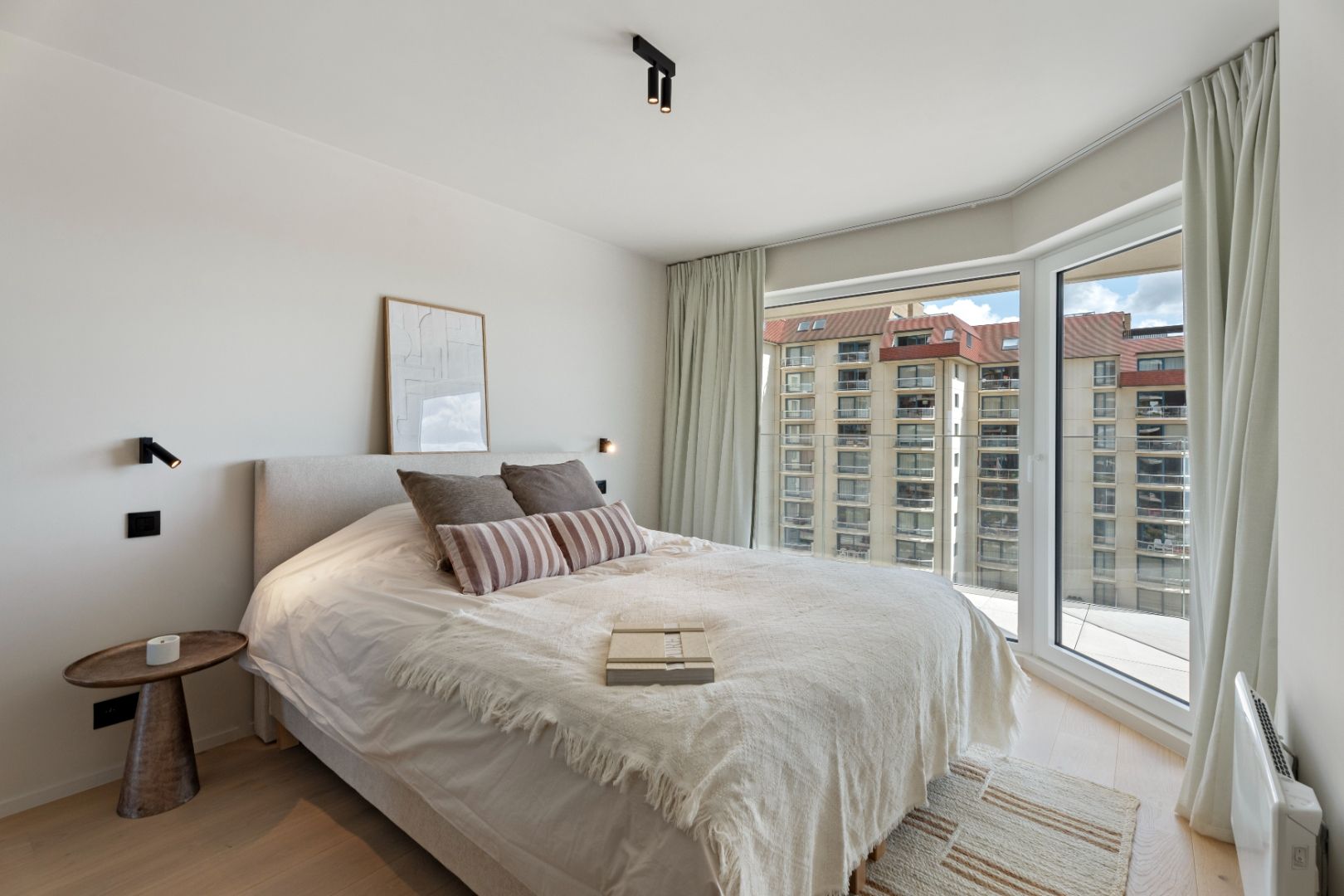 Exclusief gerenoveerd appartement met twee terrassen en zeezicht te Nieuwpoort foto 12