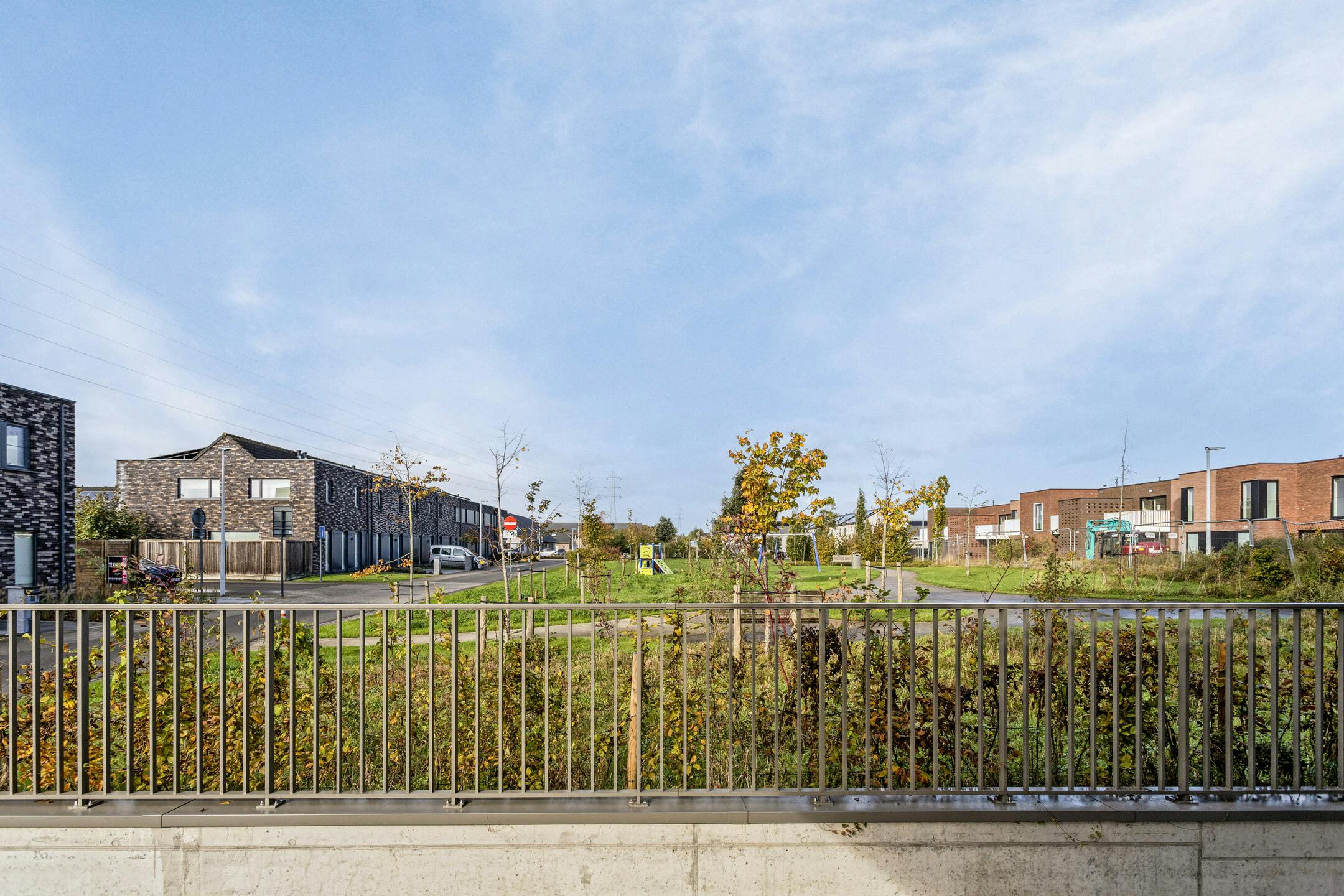 Nieuwbouwappartement met riant terras te koop in Rumbeke foto 11