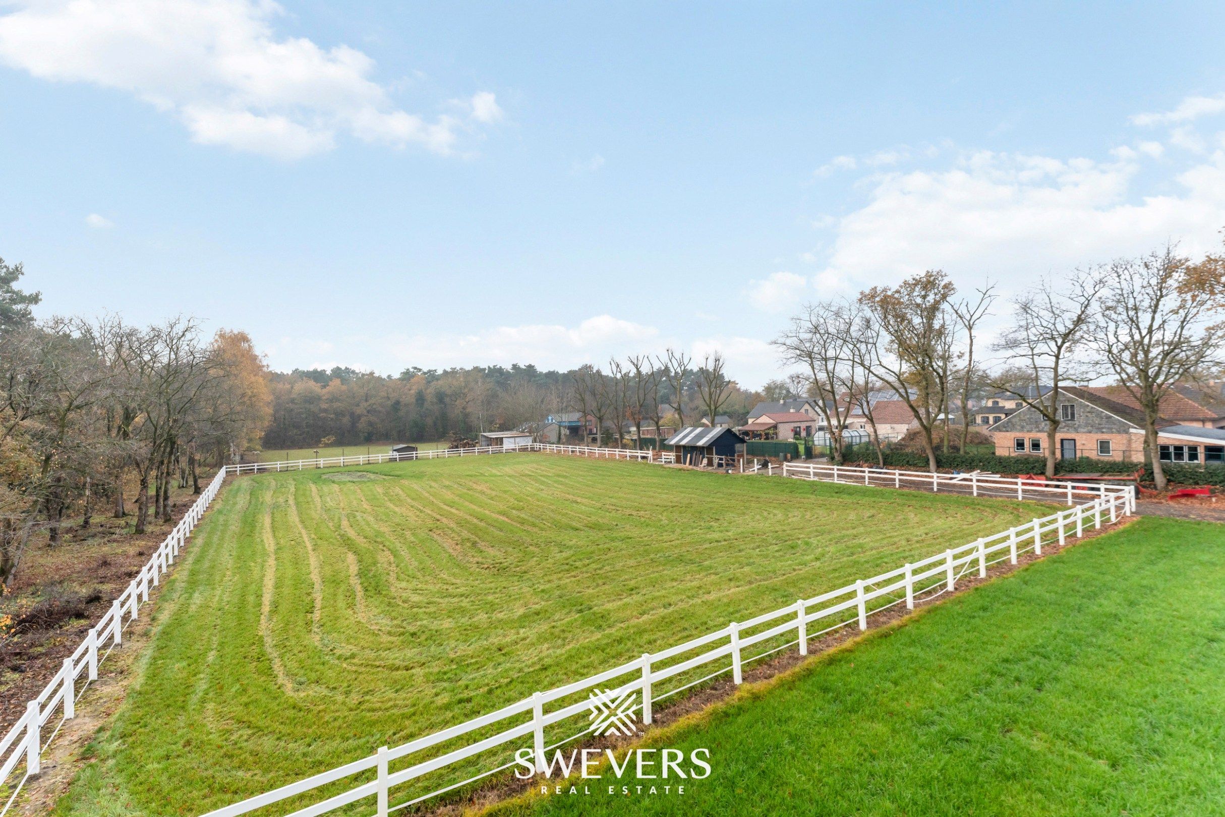 Instapklare Villa met Professionele Paardenaccommodatie:  foto 34