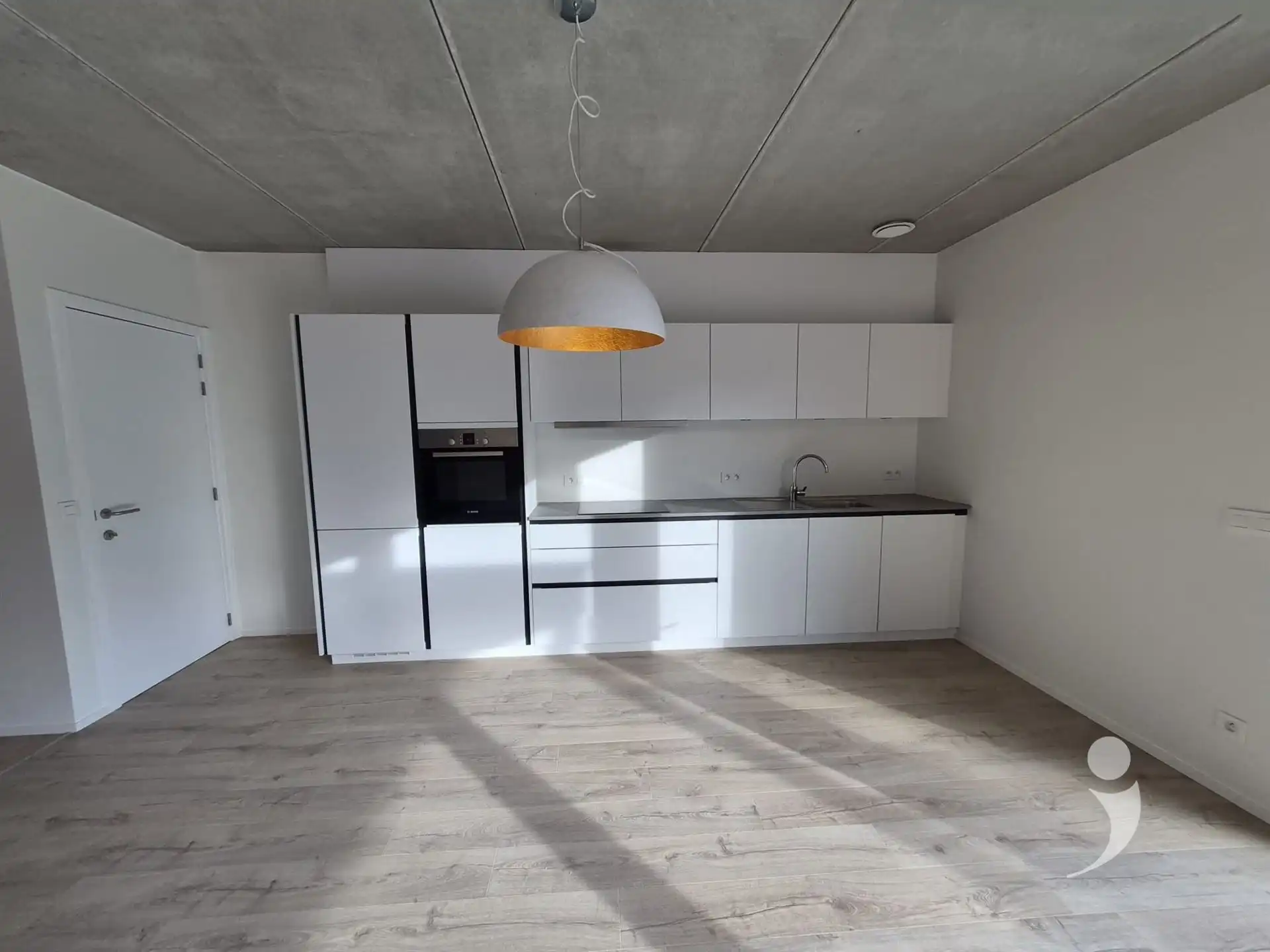 ééngezinswoning in een rustige wijk foto 4