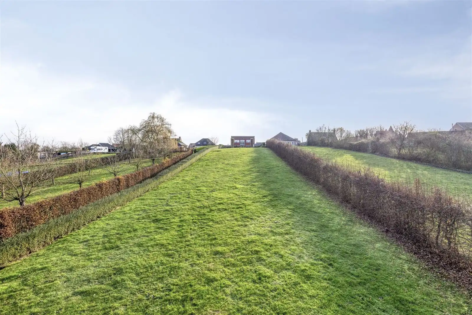 Ruime woning te koop met 5 slaapkamers foto 27