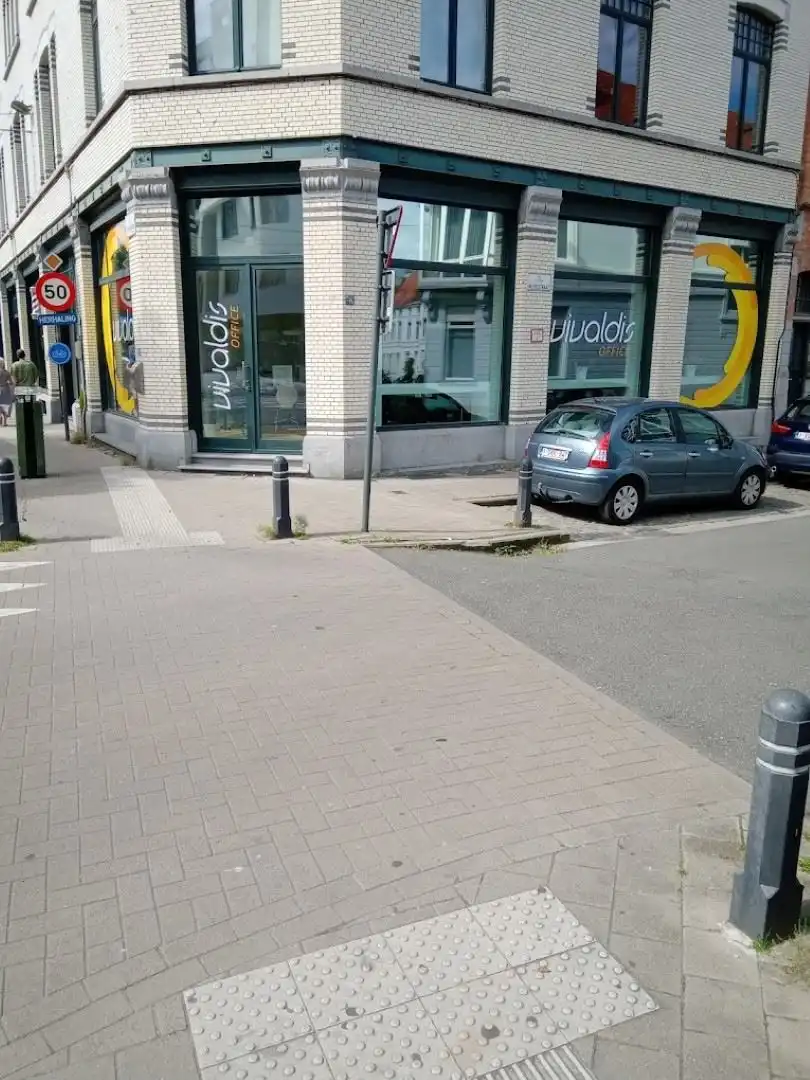 POLYVALENT HOEKPAND KORTRIJKSESTEENWEG GENT foto 12