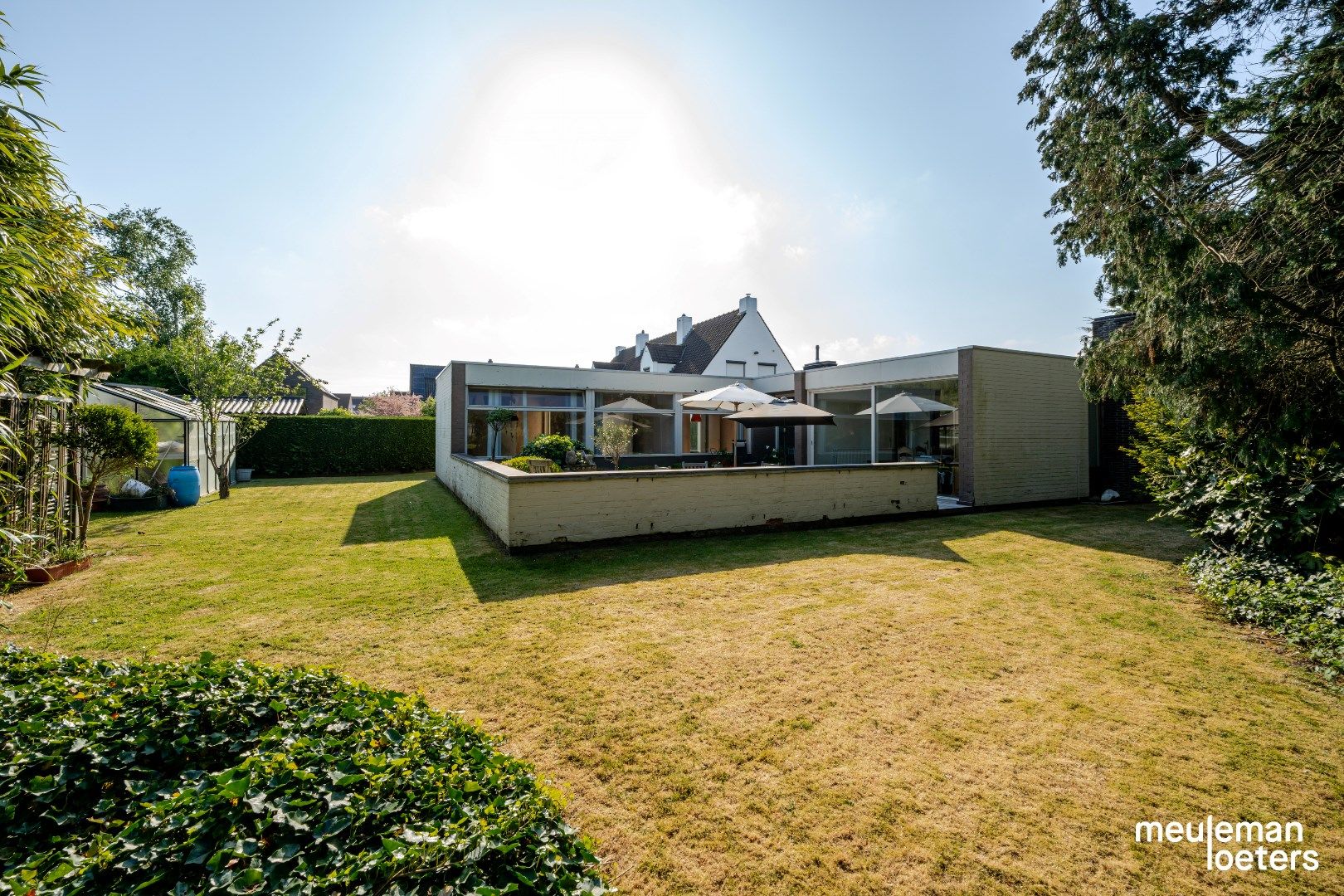 Te renoveren bungalow op fantastische ligging foto 12