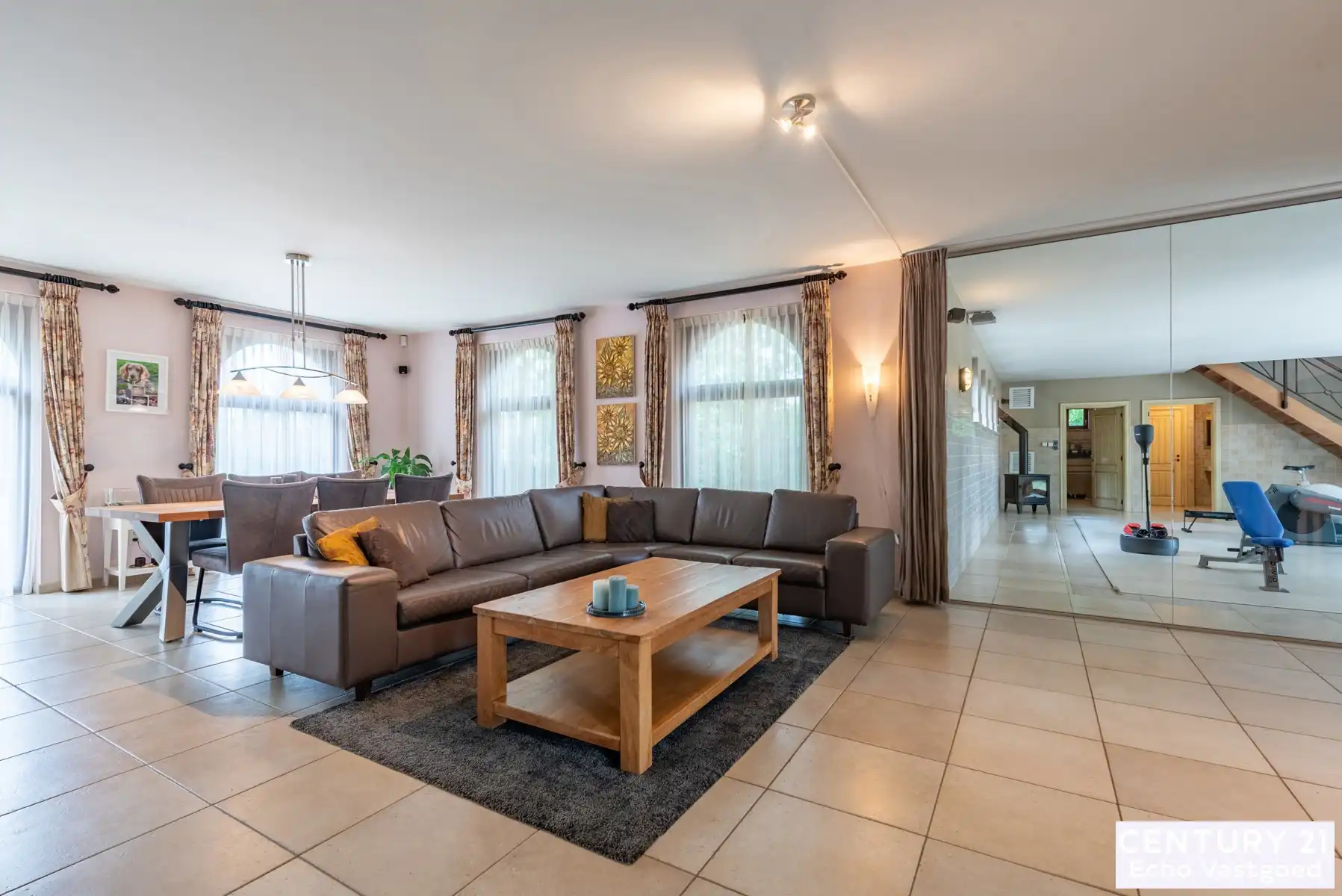 Royale villa met 5 slpks, 4 badks, garage en binnenzwembad foto 6