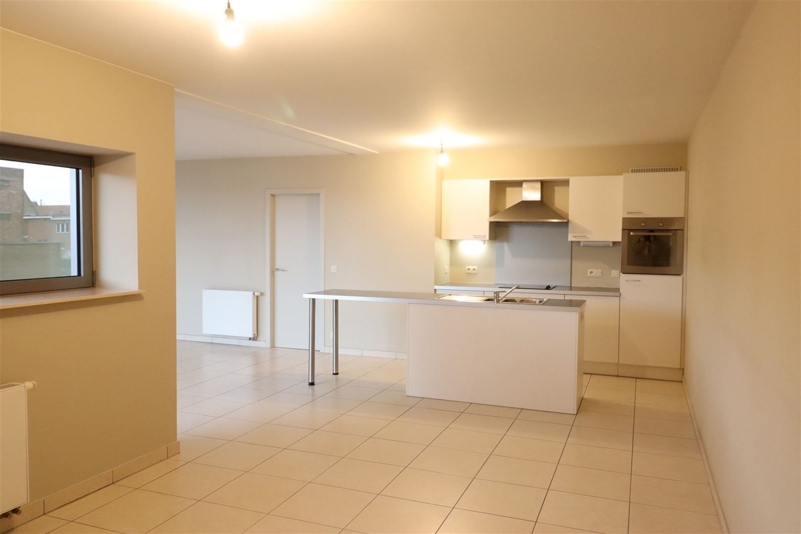 Twee slaapkamer app met terras!  foto 7