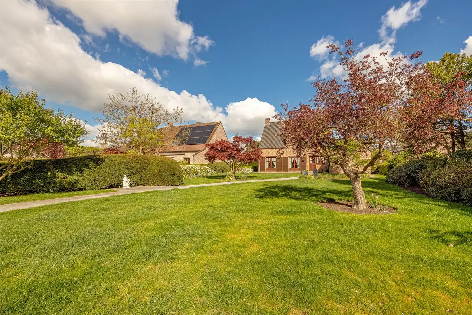 Wonen met zicht op weiland in rustige doodlopende straat foto 3