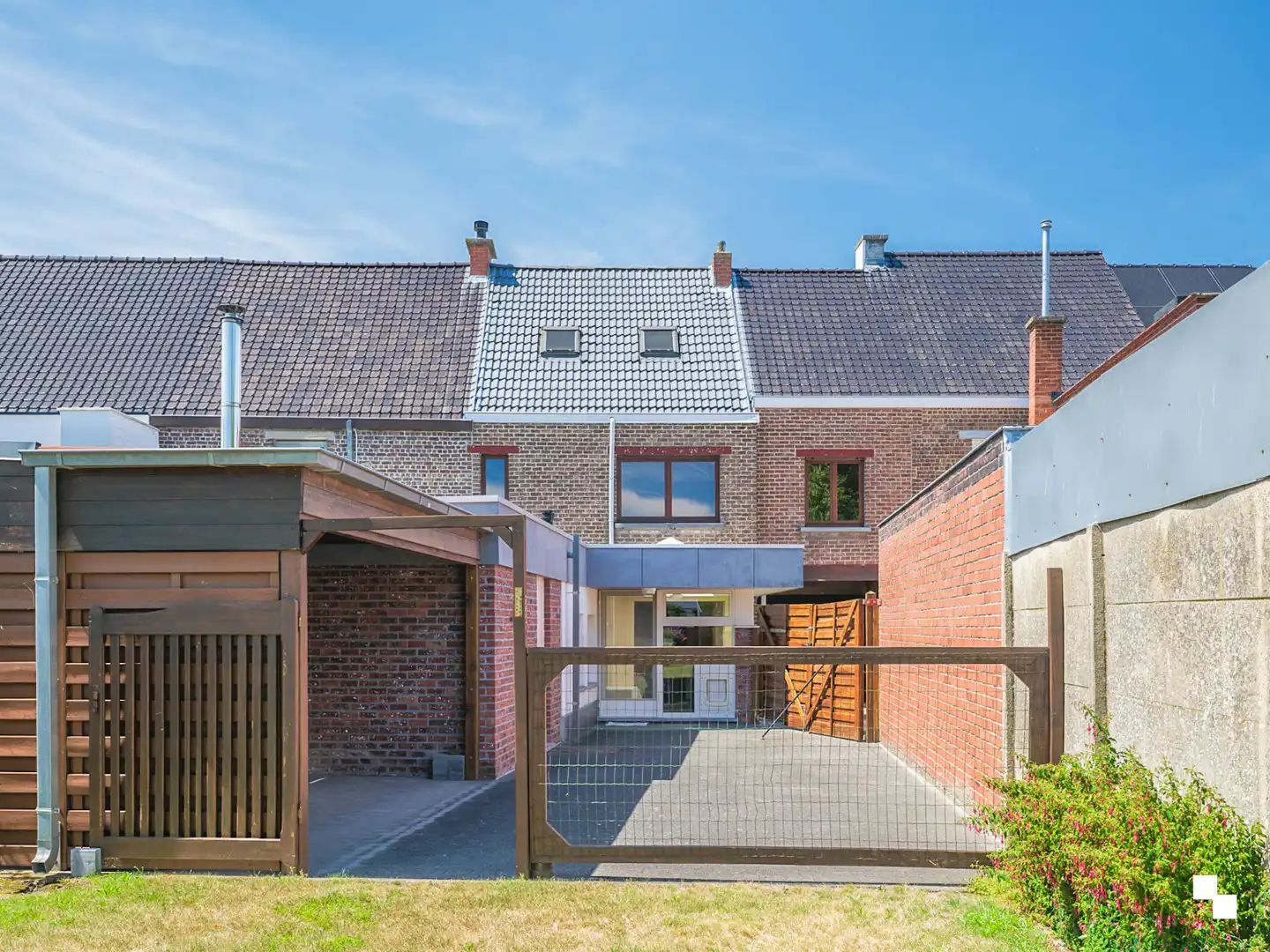 Op te frissen woning met gezellige tuin in het hart van Merelbeke foto 29