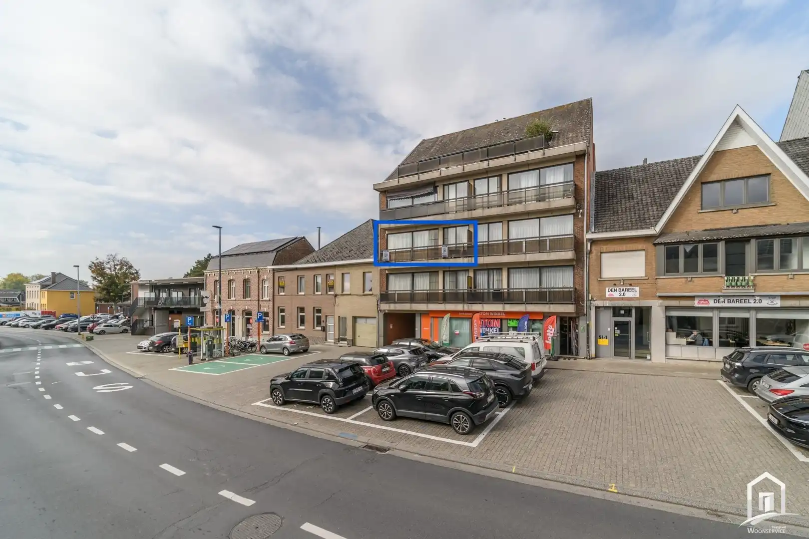 Hoofdfoto van de publicatie: Ruim en lichtrijk appartement met garage in het hart van Denderhoutem!