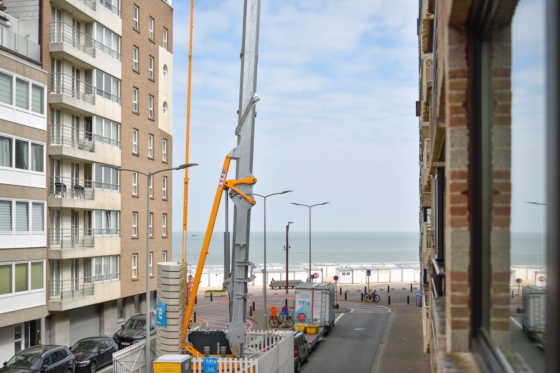 Toprenovatie met 3 slaapkamers en zijdelings zeezicht foto 22