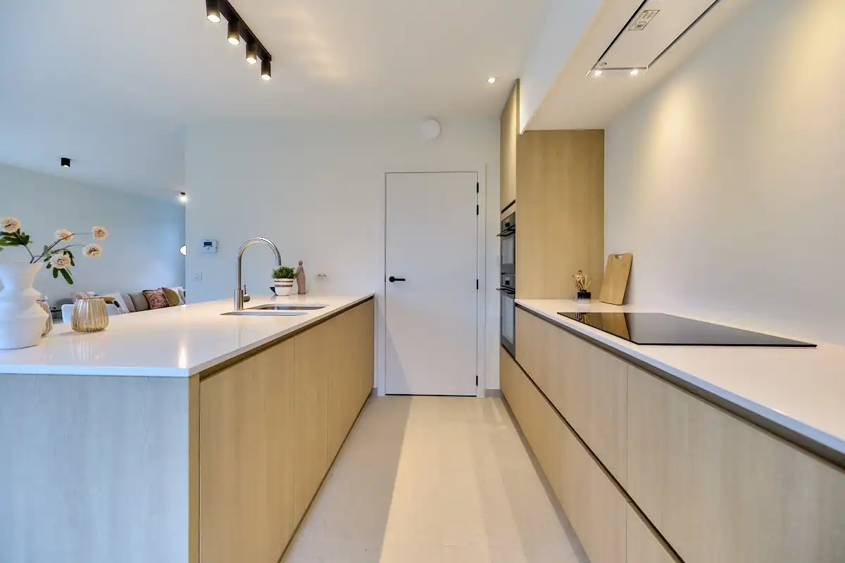 Landelijke halfopen woningen nabij het centrum van Rumbeke foto 5