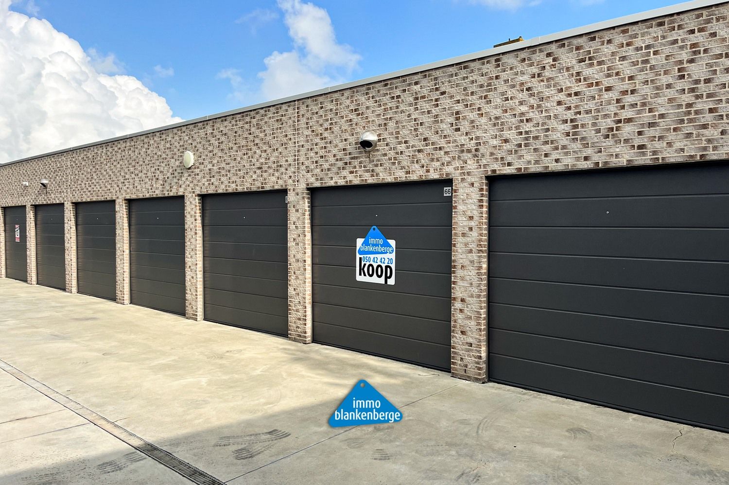 Ruime Garagebox in een Afgesloten Garagecomplex foto 3