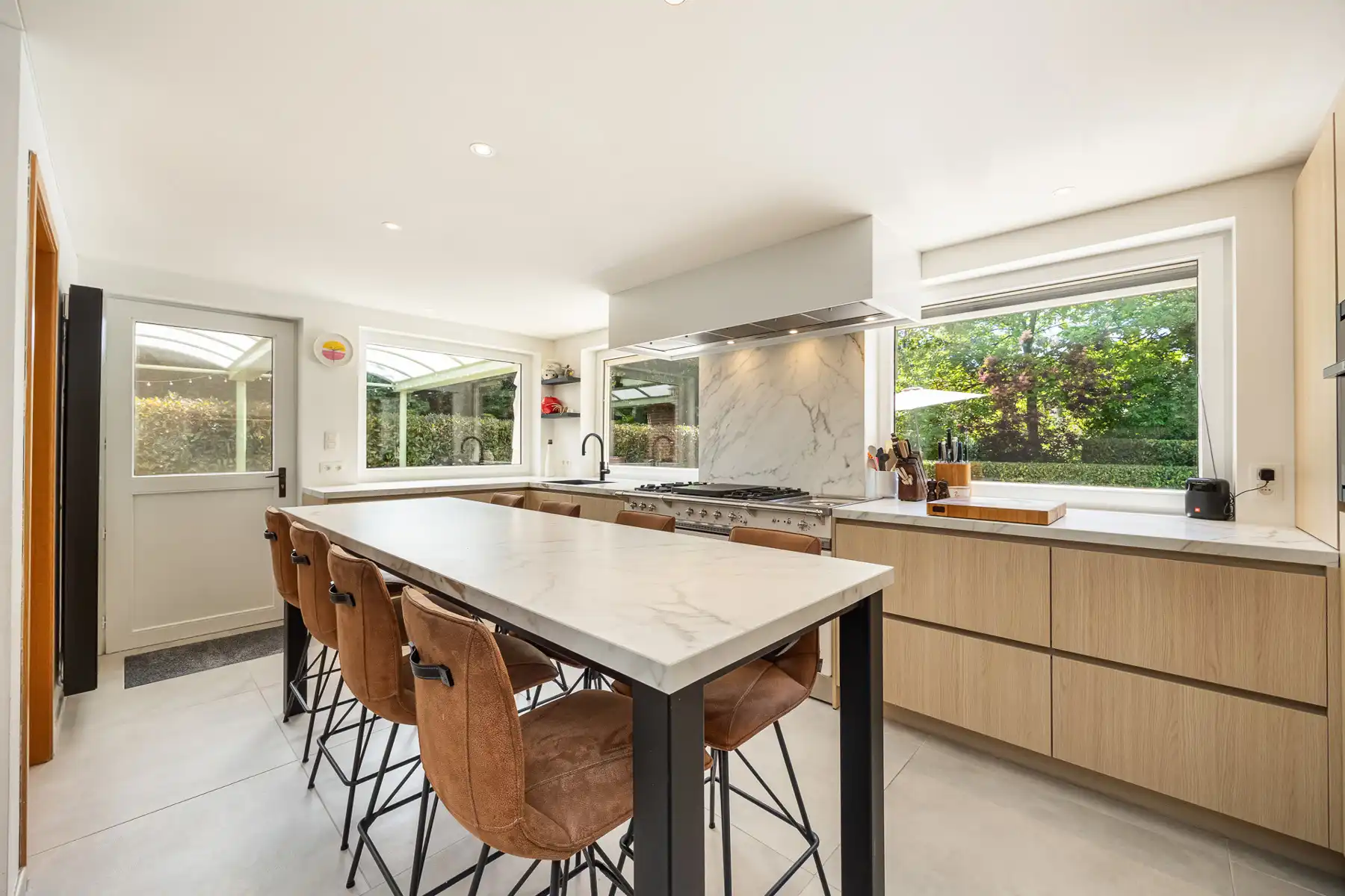 Gerenoveerde villa met 6 slpk, praktijk, zwembad op 1.867m² foto 13