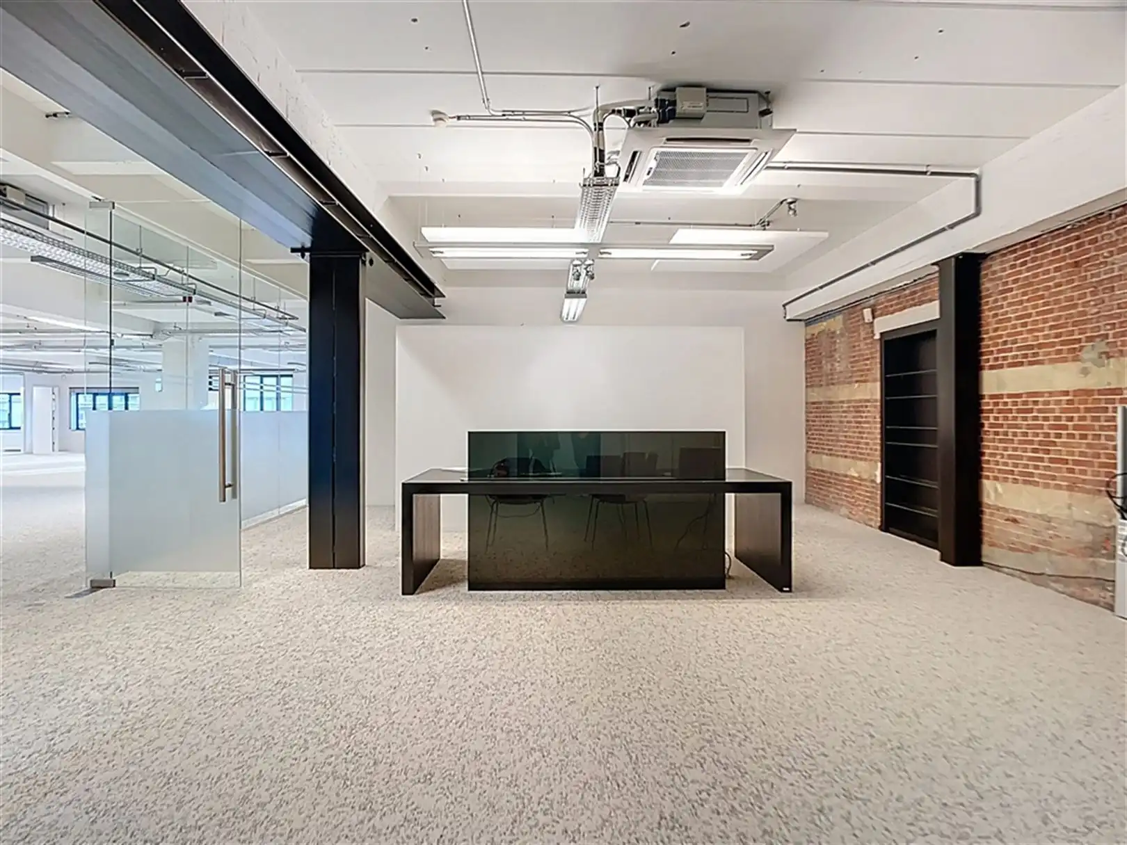 Kantoren te huur op belangrijke invalsweg foto 9