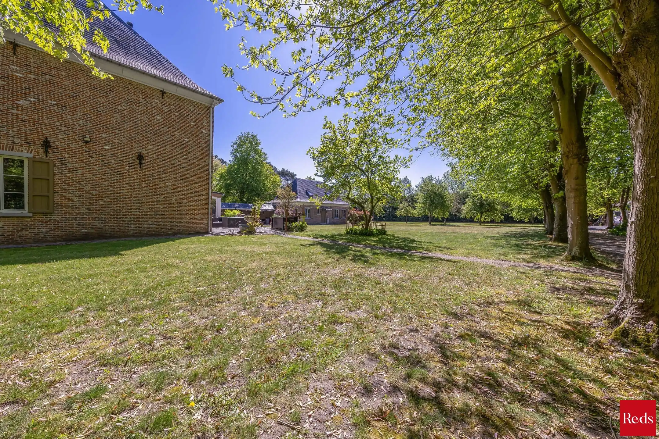 Karaktervolle villa op ruim perceel foto 17