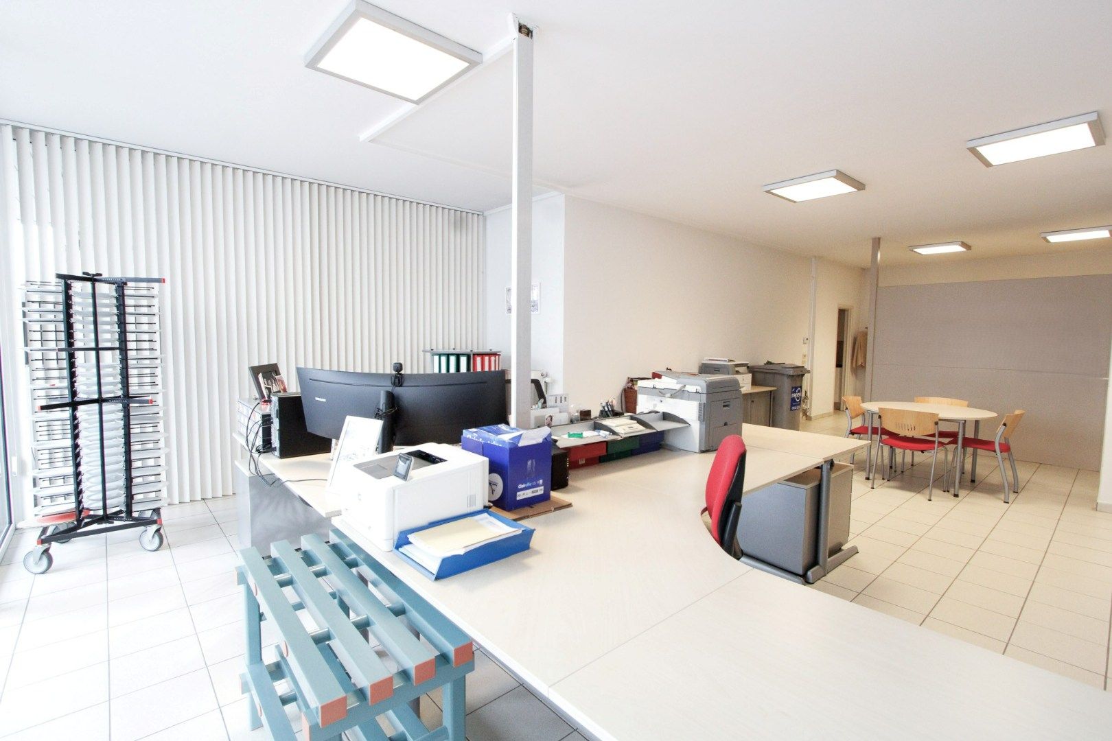 Kantoorruimte - winkel - vrij beroep te huur Zoutelaan 28 foto {{pictureIndex}}