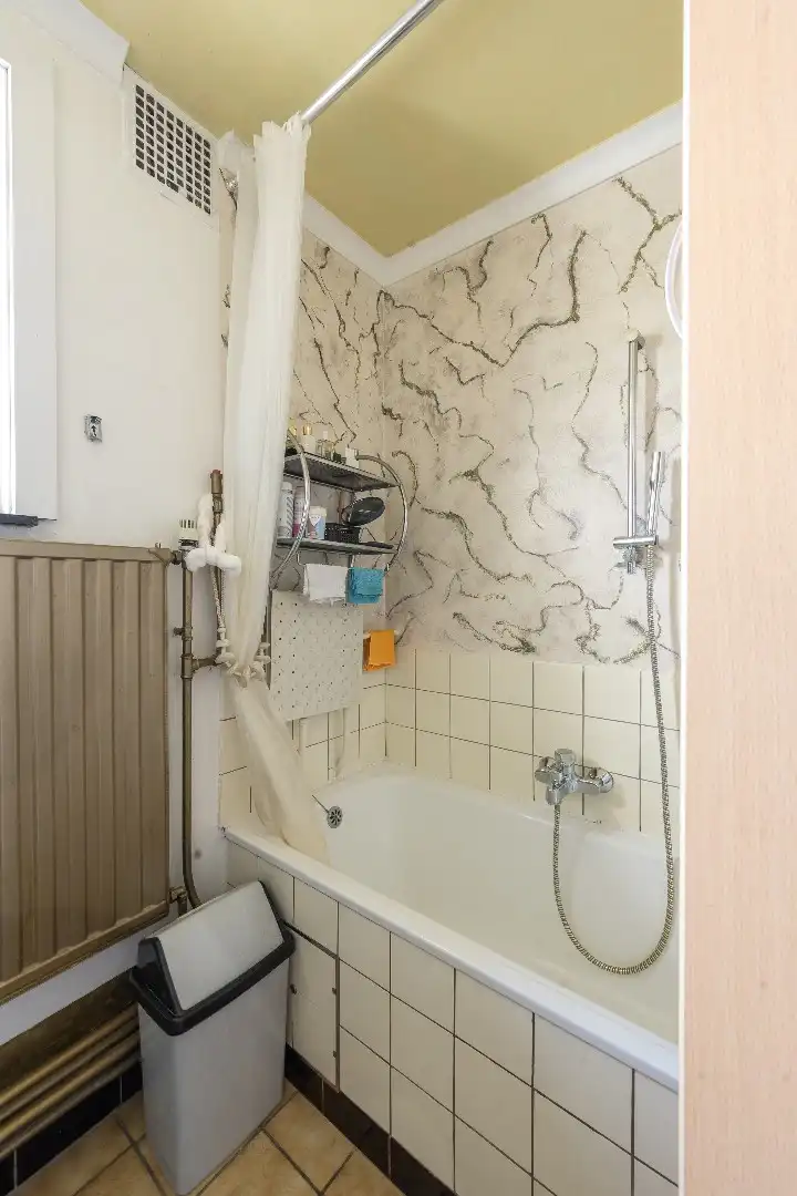 RUSTIG GELEGEN, RUIME WONING MET 4 SLAAPKAMERS, TUIN & AANGRENZENDE STUDIO MET ENERGIELABEL D GELEGEN IN ALKEN foto 17